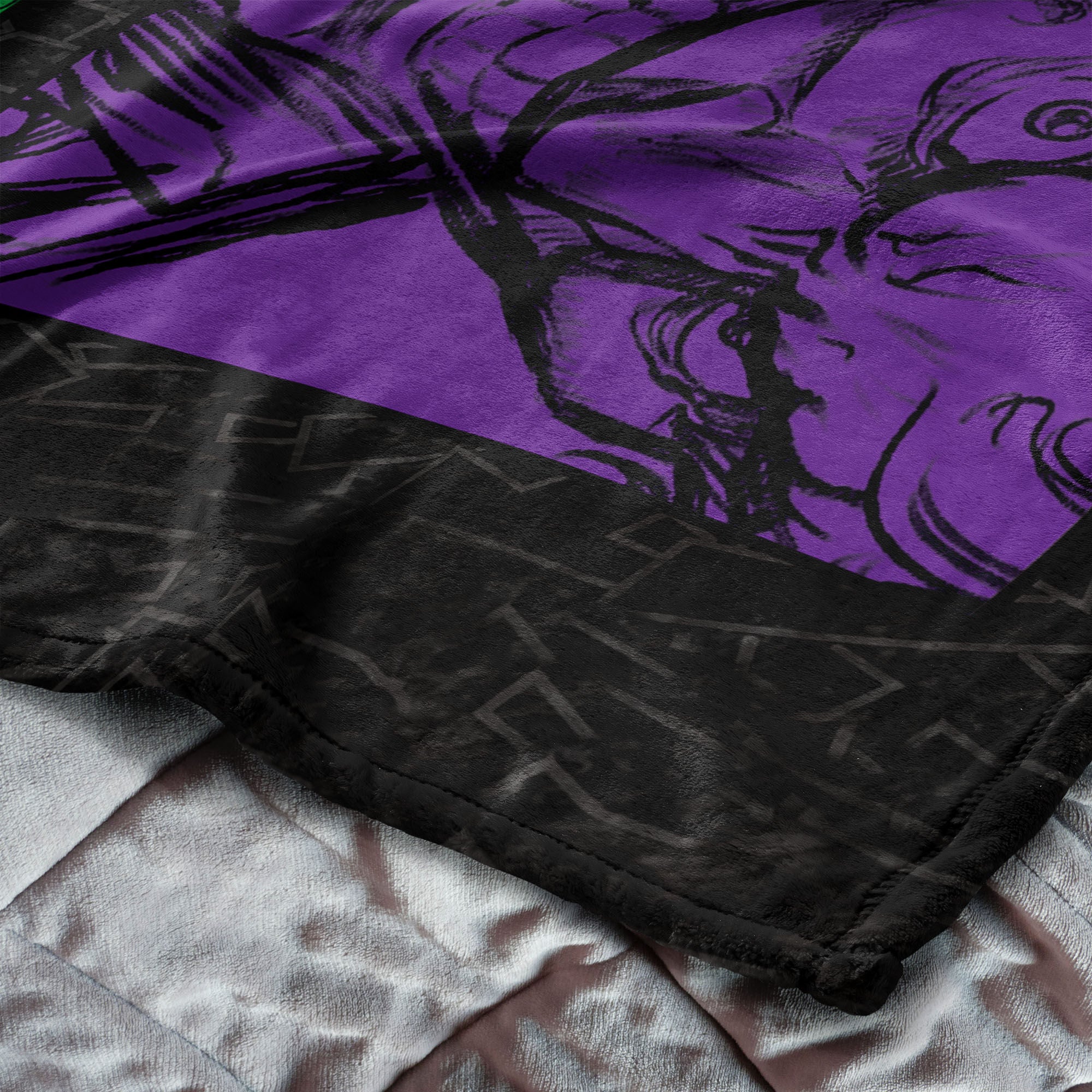 Warner Bros. DC Gotham Grin Silk Touch Throw Blanket 50x60 Inches, GOTHAMTHROW, alternate image number 4