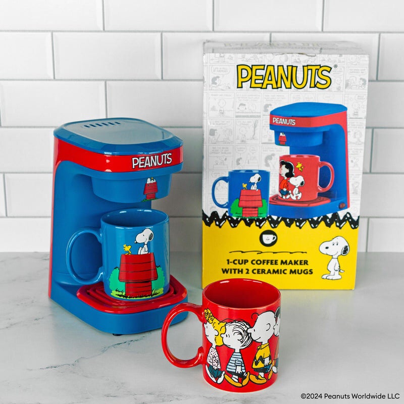 Peanuts Single Cup Coffee Maker Gift Set with 2 Mugs, BLUE, alternate image number 1