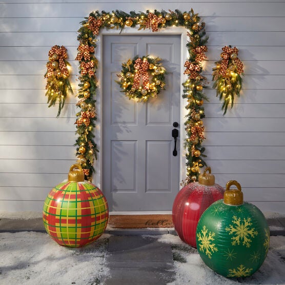 20" Pre-Lit Noelle Wreath, GOLD BERRIES, hi-res image number null