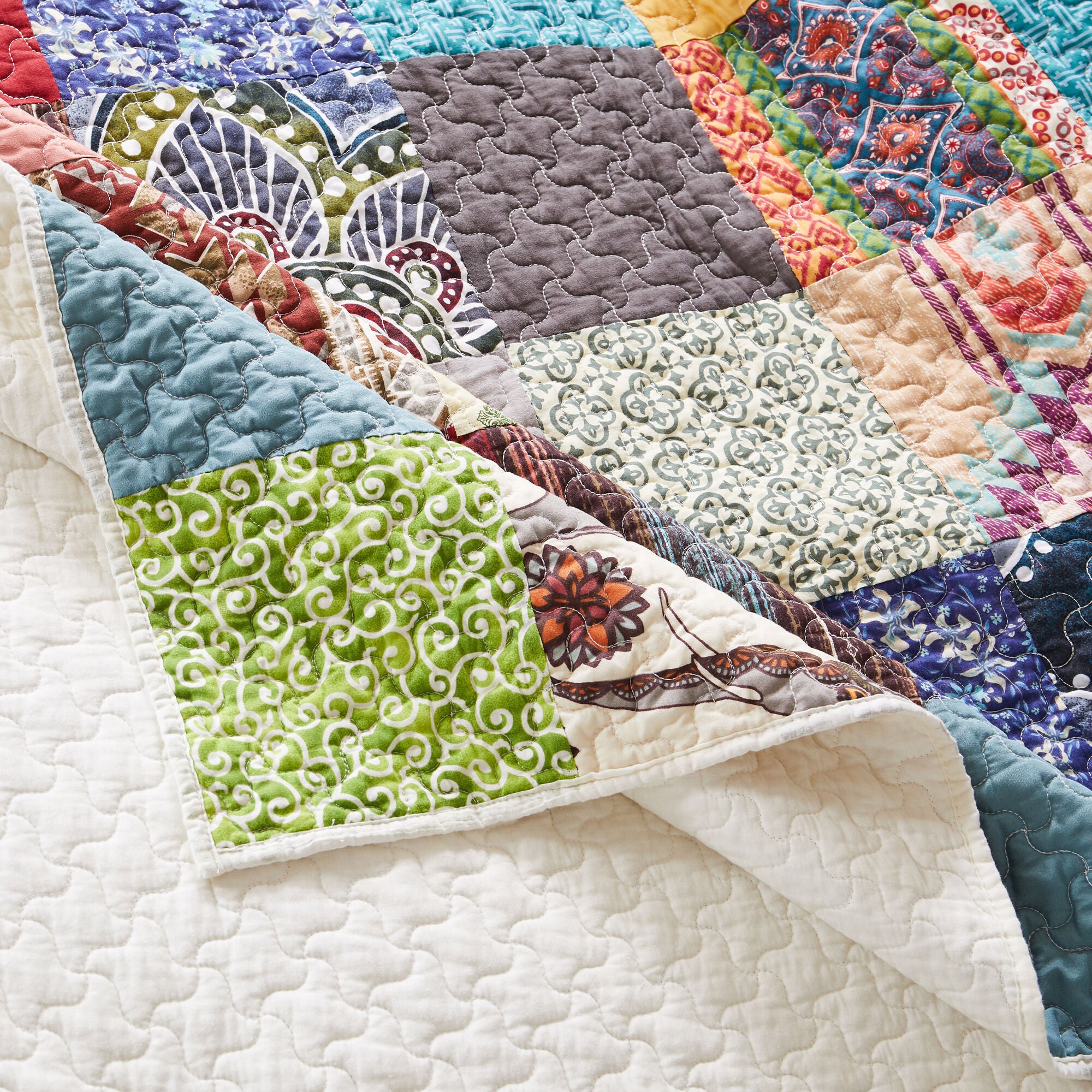 Renee Upcycle Quilted Throw Blanket, MULTI, alternate image number 2