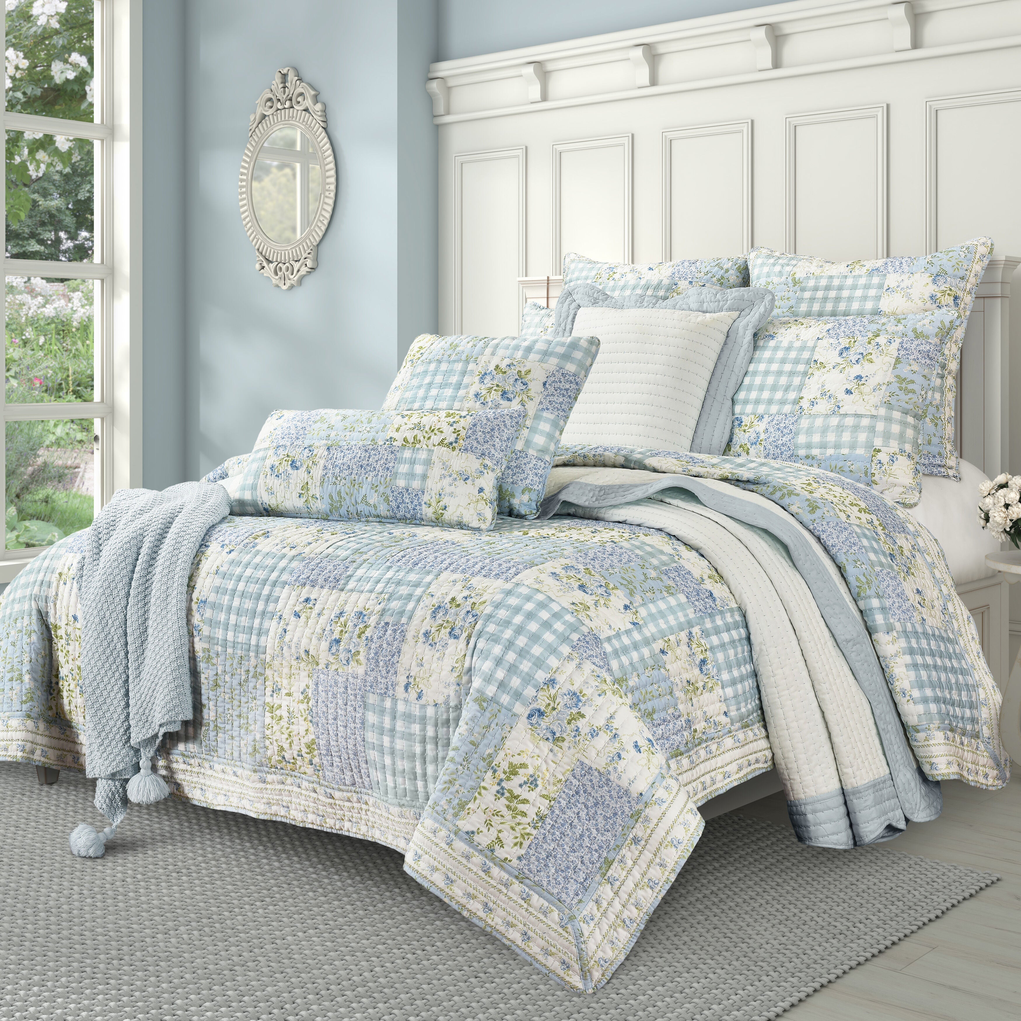 KARALENA QUILT, BLUE, hi-res image number 0