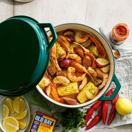 7 Quart Enameled Cast Iron Dutch Oven W Lid, SEA GREEN, hi-res image number null