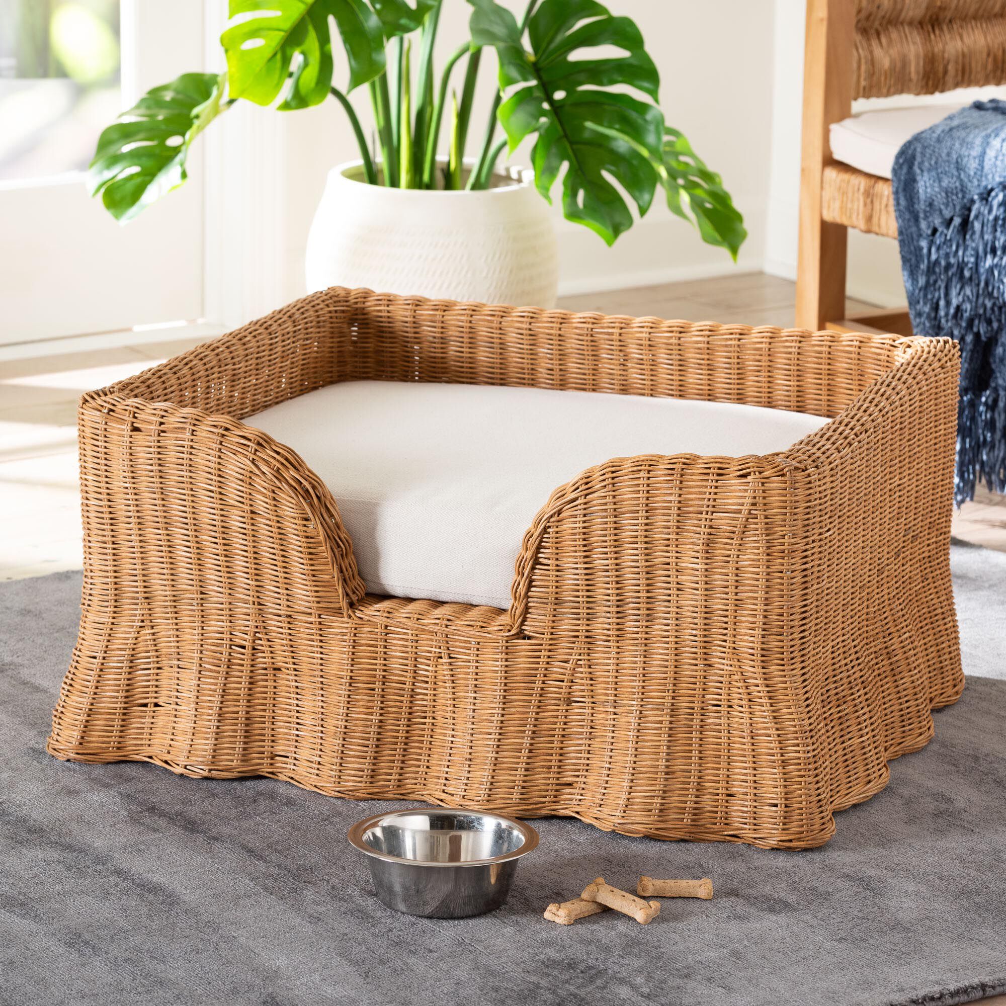 Belita Natural Rattan Pet Bed with Scalloped Base, 30.2 inches, HONEY, hi-res image number 0