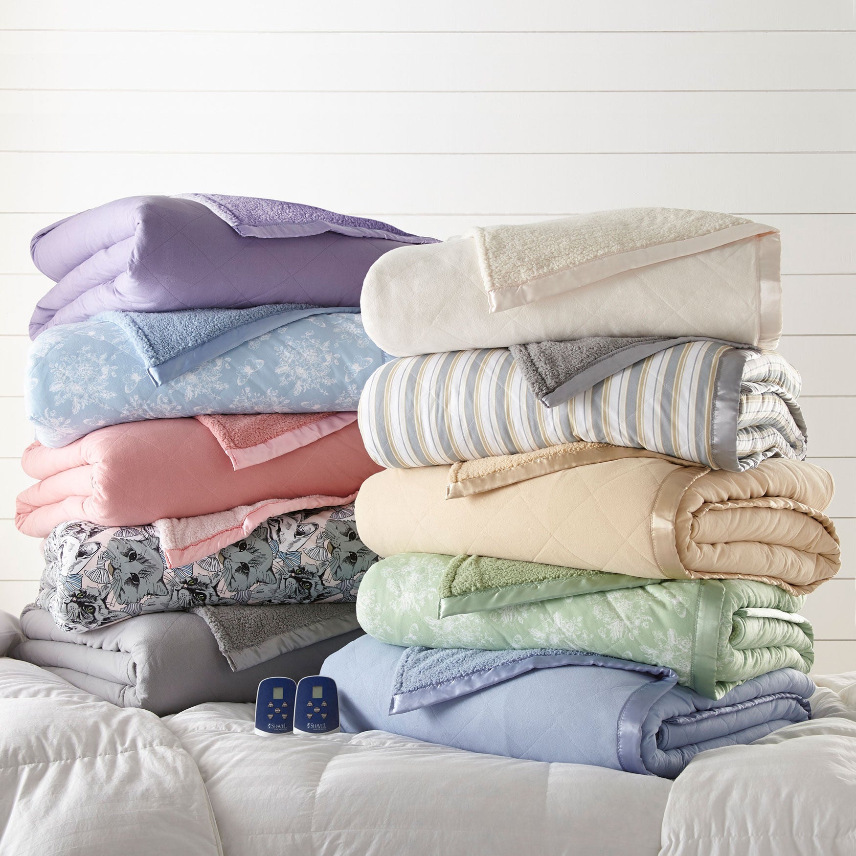 Micro flannel sherpa blanket hot sale