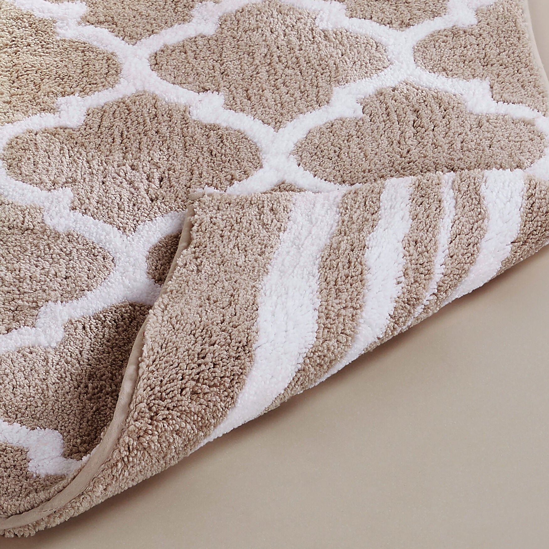 Marrakesh Collection 100% Polyester 20 inches X 20 inches Contour Bath Rug, , alternate image number 3