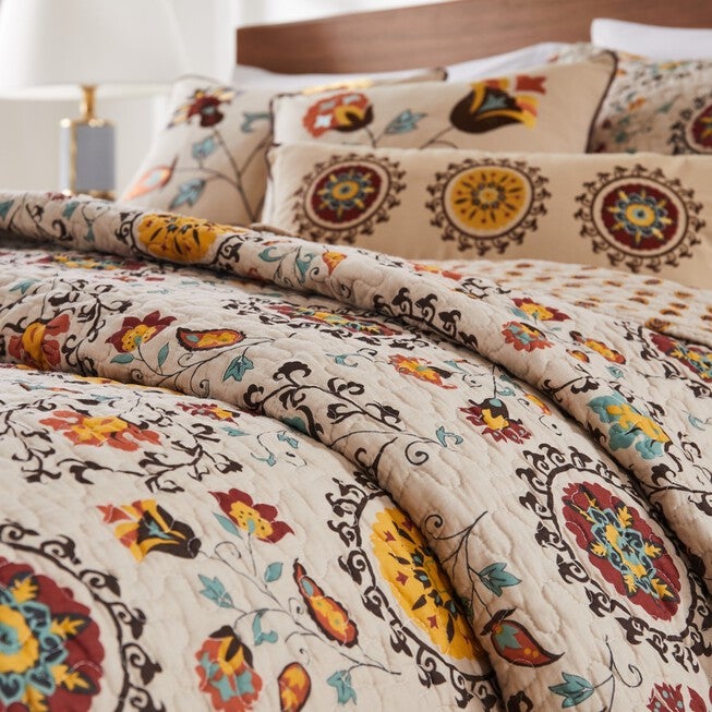 Andorra Quilt And Decorative Pillow Set, , alternate image number 2
