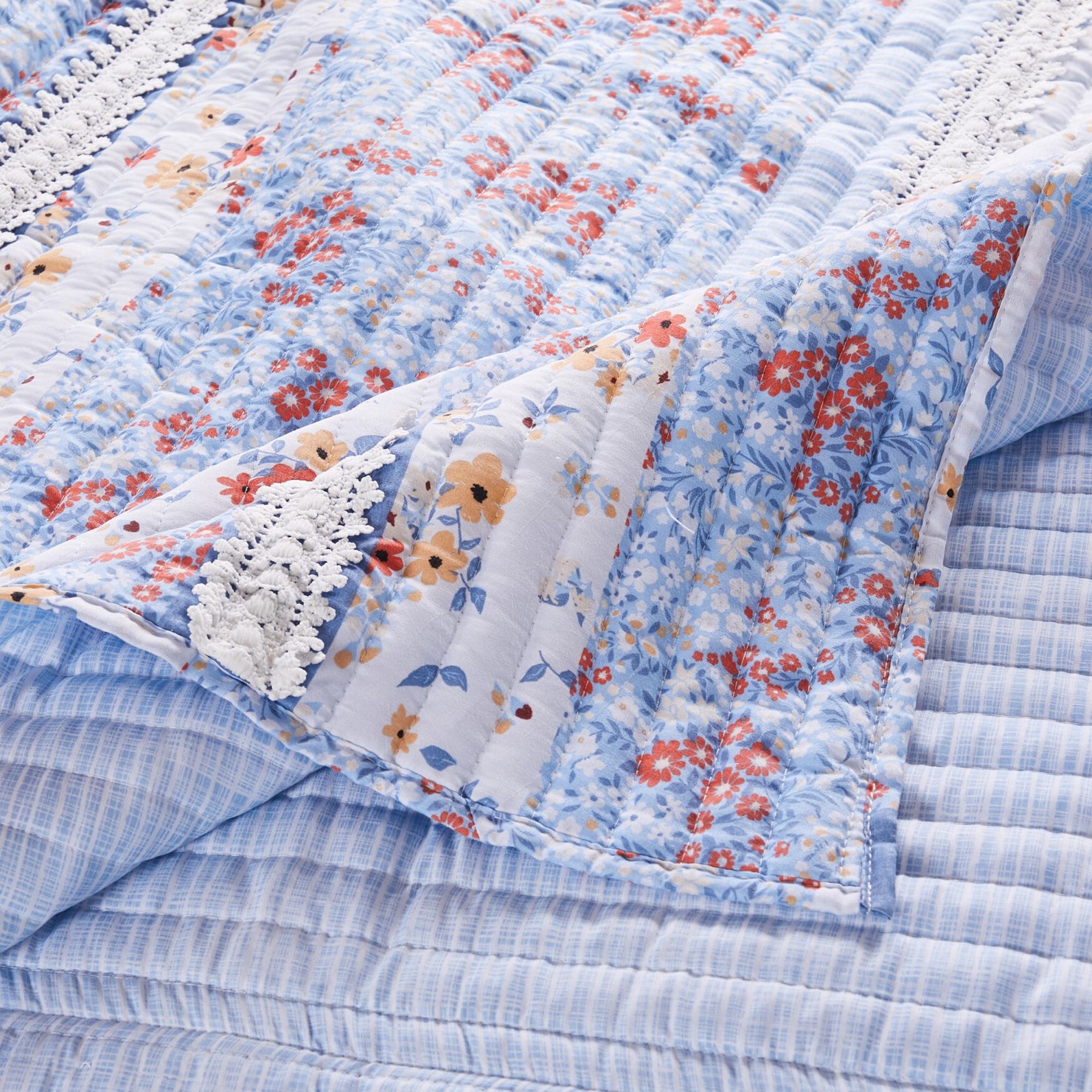 Betty Floral Quilted Throw Blanket, , alternate image number 5