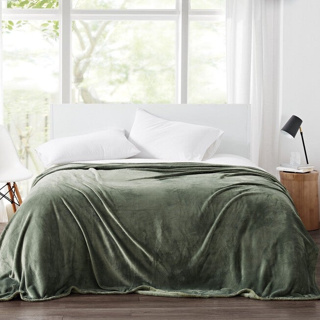 Solid Plush Blanket, GREEN, hi-res image number 0
