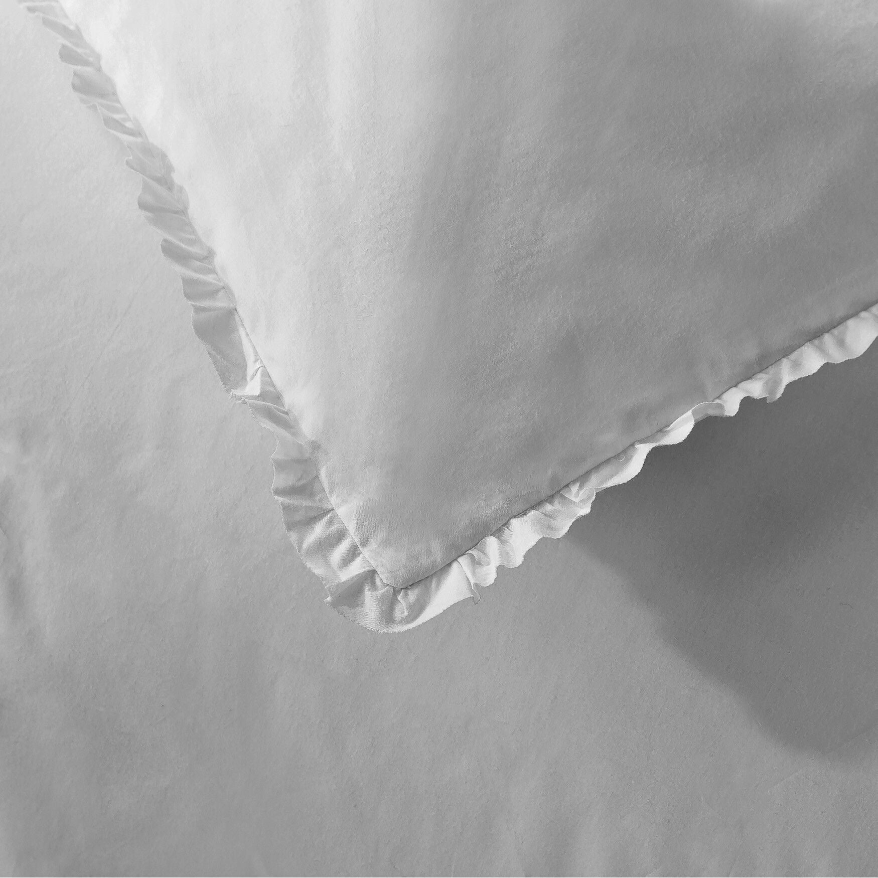 Ruffled Edge Down Alternative Blanket, , alternate image number 8