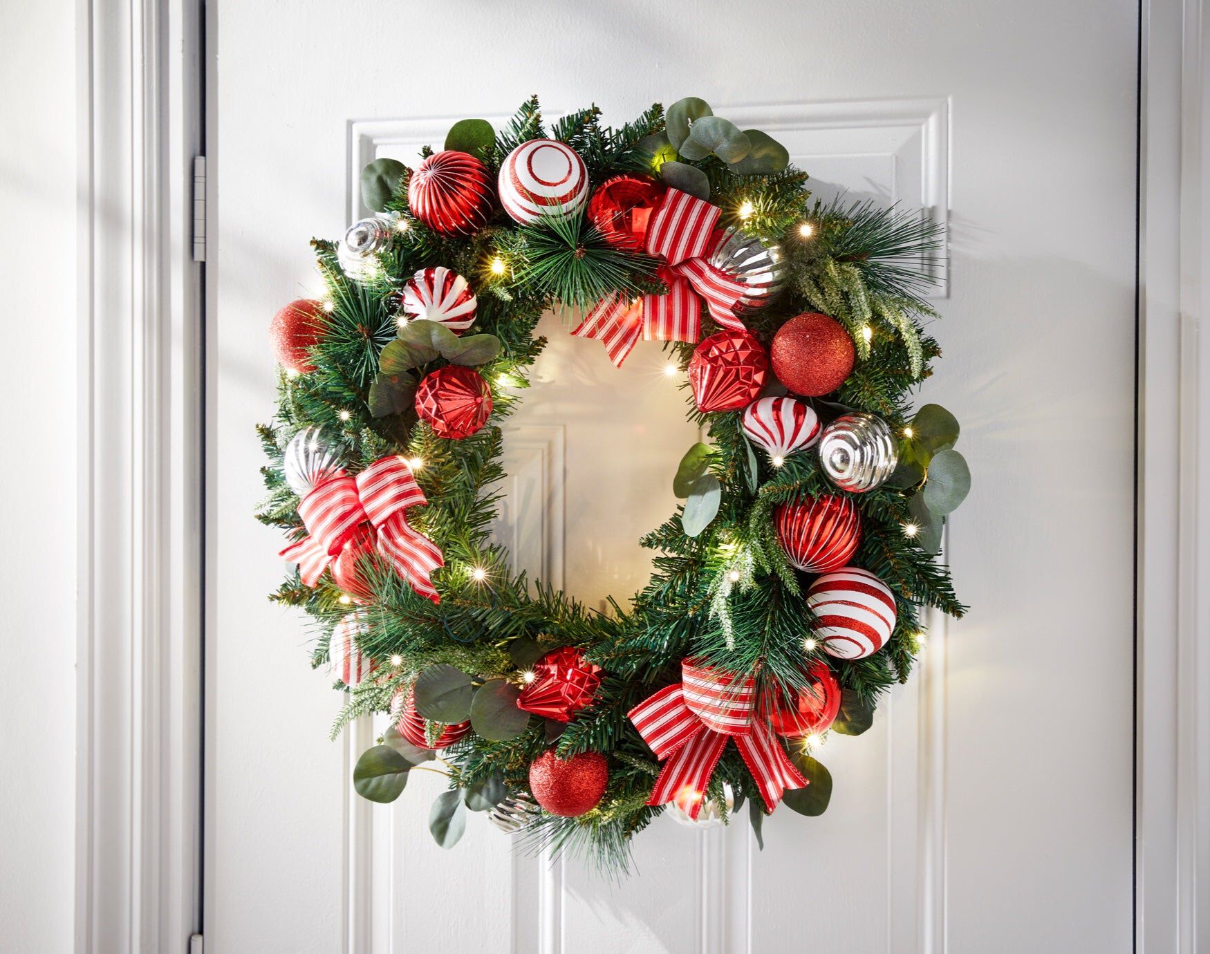 26" Pre-Lit Christmas Cheer Wreath