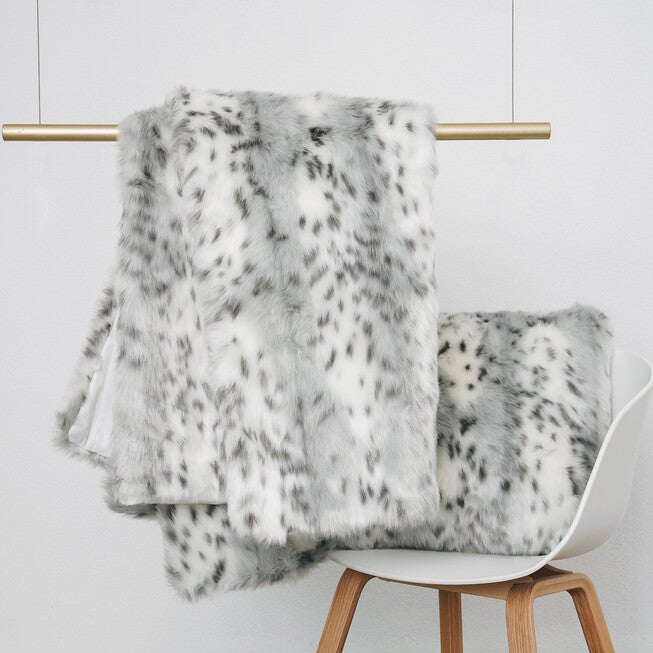 SNOW LEOPARD FAUX FUR PILLOW 20X20, , alternate image number null