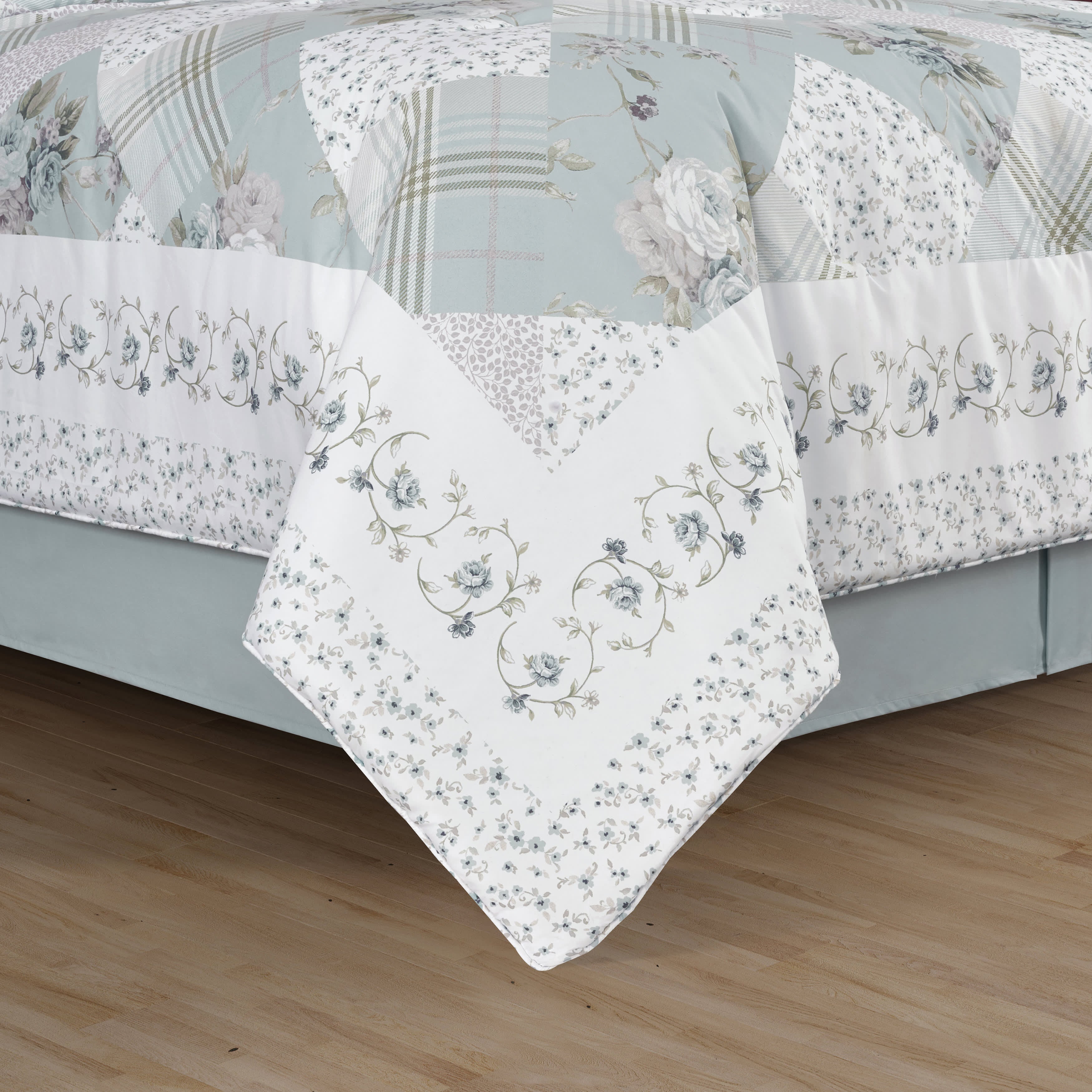 Bungalow Spa 4 Piece Comforter Set, SPA, alternate image number 1