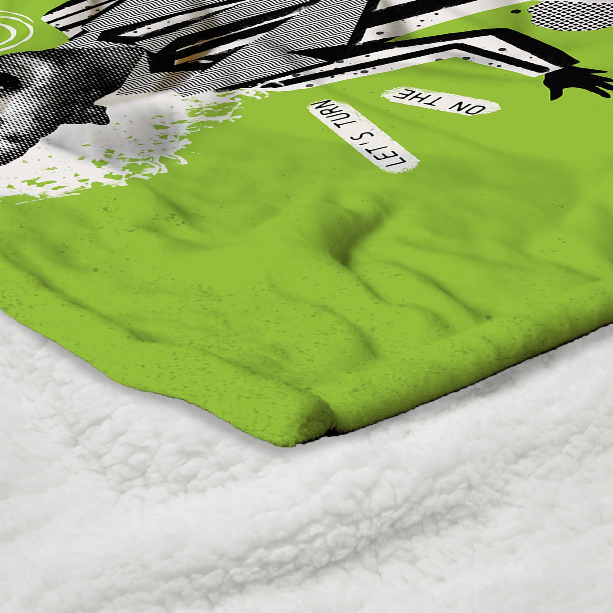 Warner Bros. Beetlejuice Juice Is Loose Silk Touch Sherpa Throw Blanket 50X60 Inches, GREEN, alternate image number 4