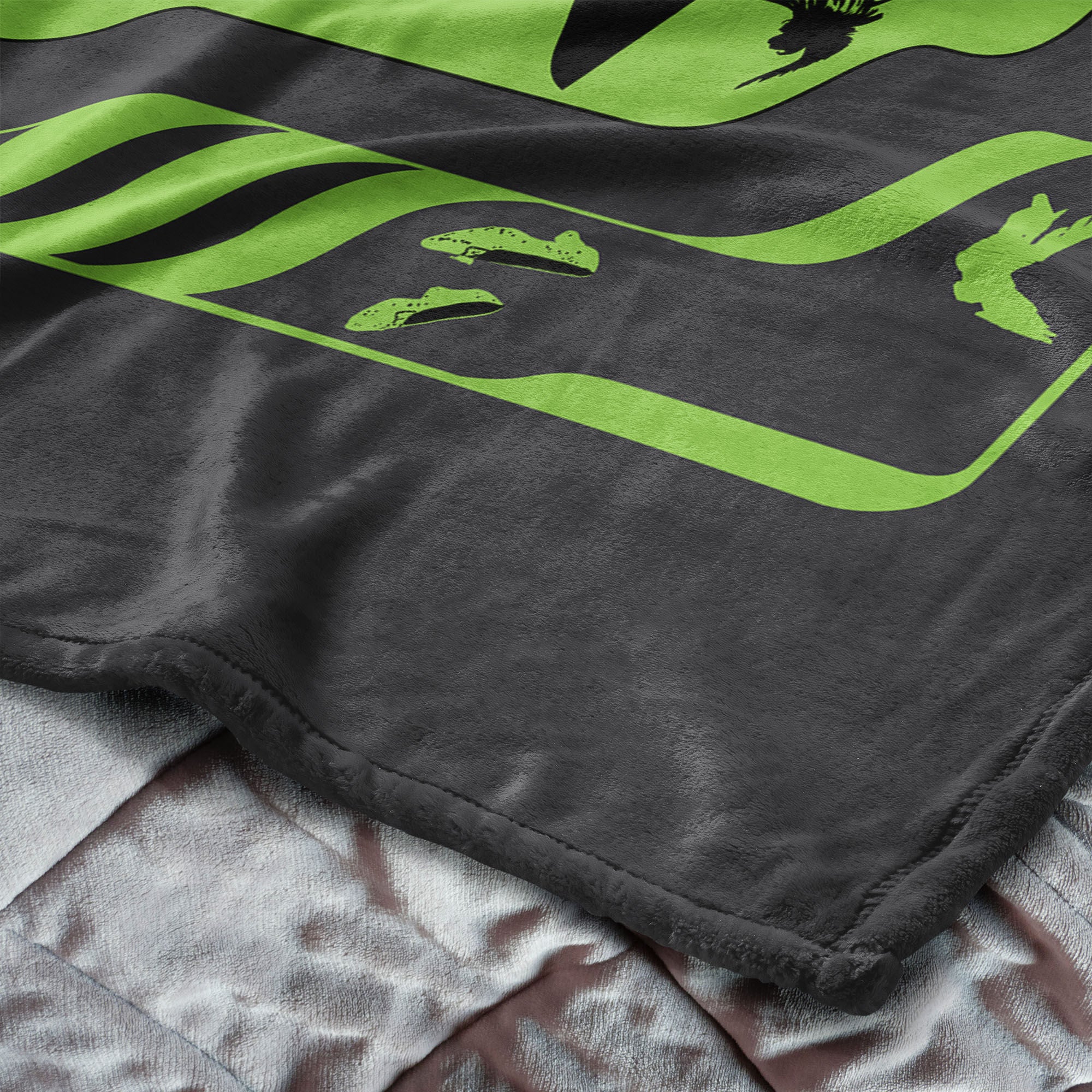 Warner Bros. The Wizard of Oz Don't Add Water Silk Touch Throw Blanket 50x60 Inches, GREEN, alternate image number 4