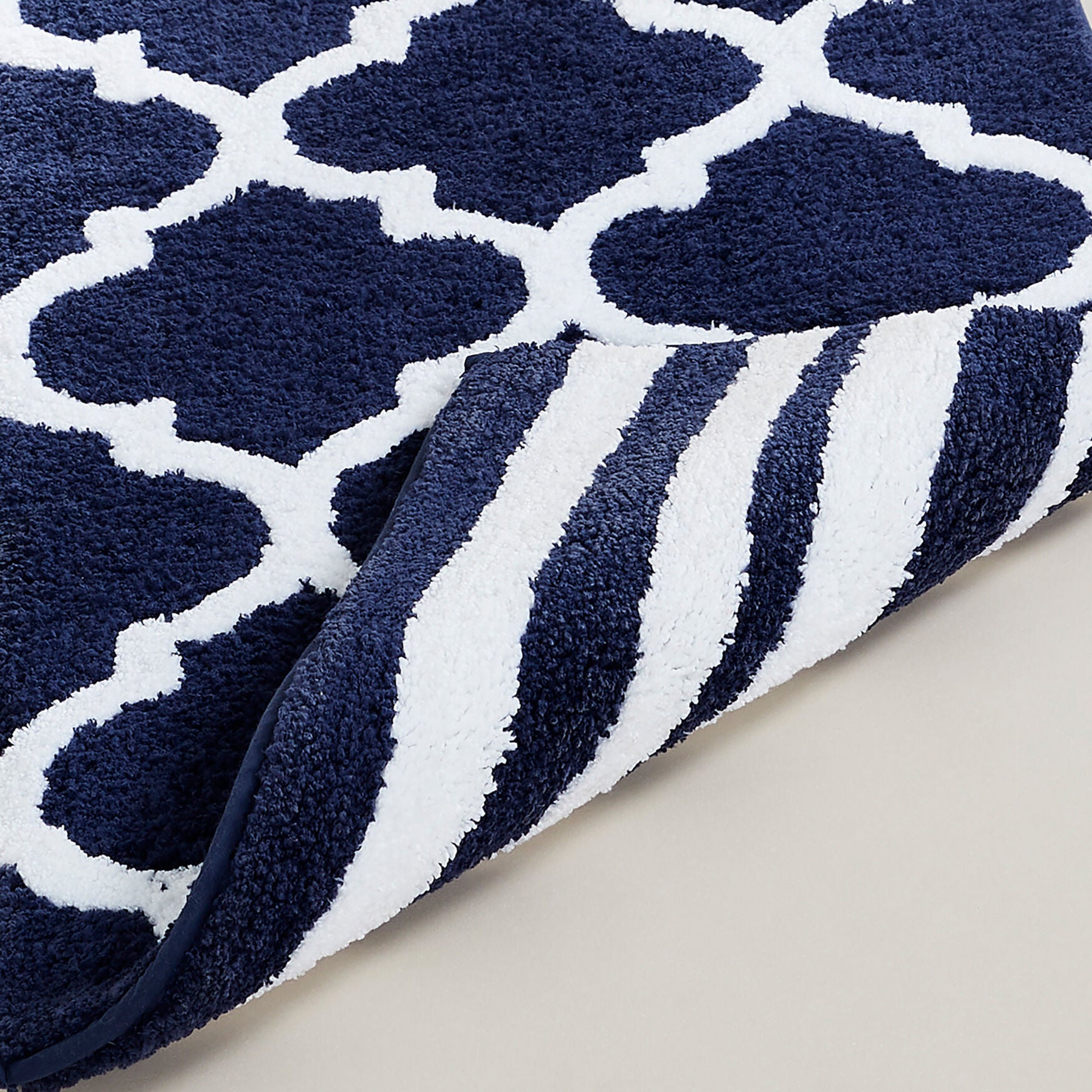 Marrakesh Collection 100% Polyester 20 inches X 20 inches Contour Bath Rug, , alternate image number 4