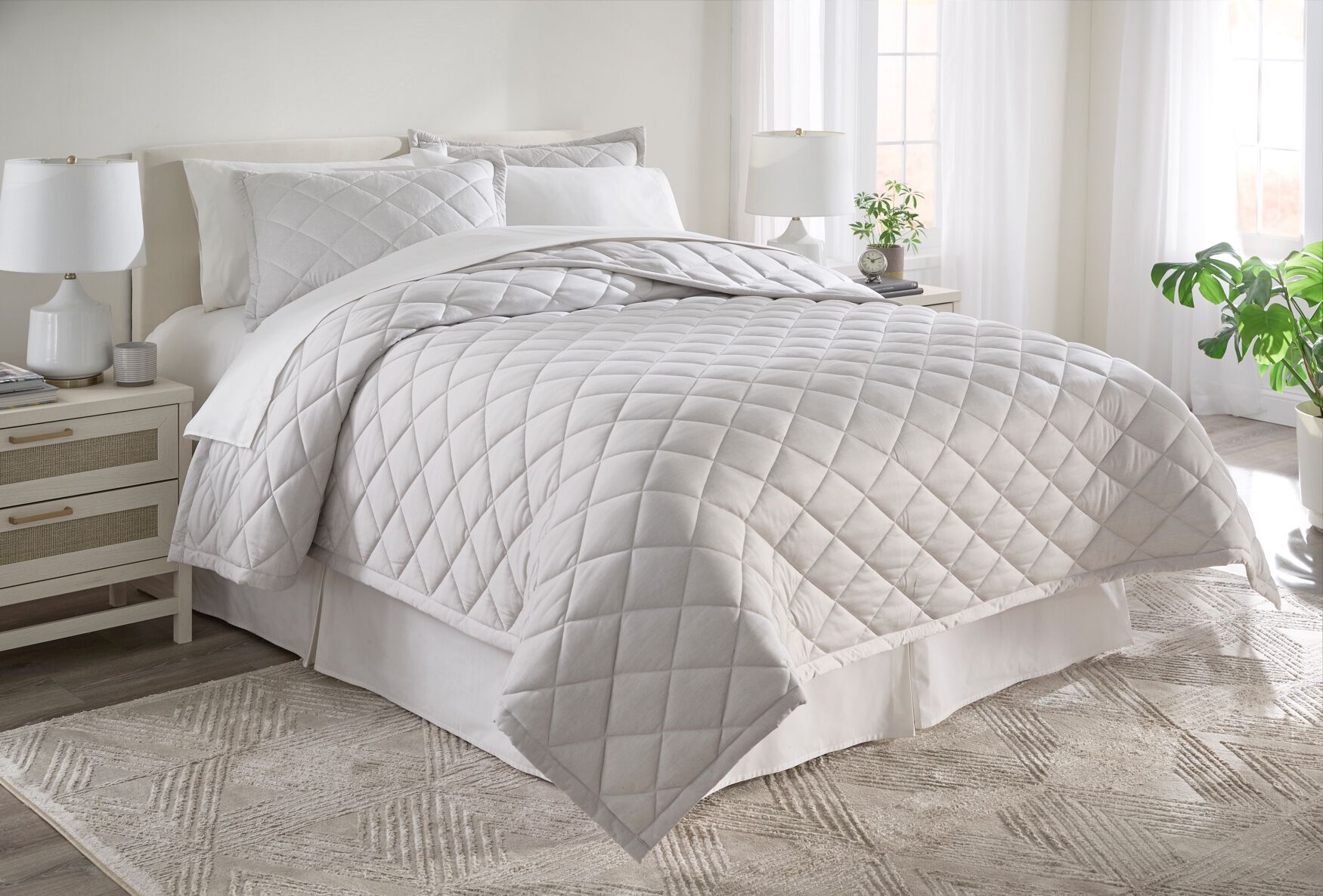 BH Studio Jersey Quilt Set, , on-hover image number 1