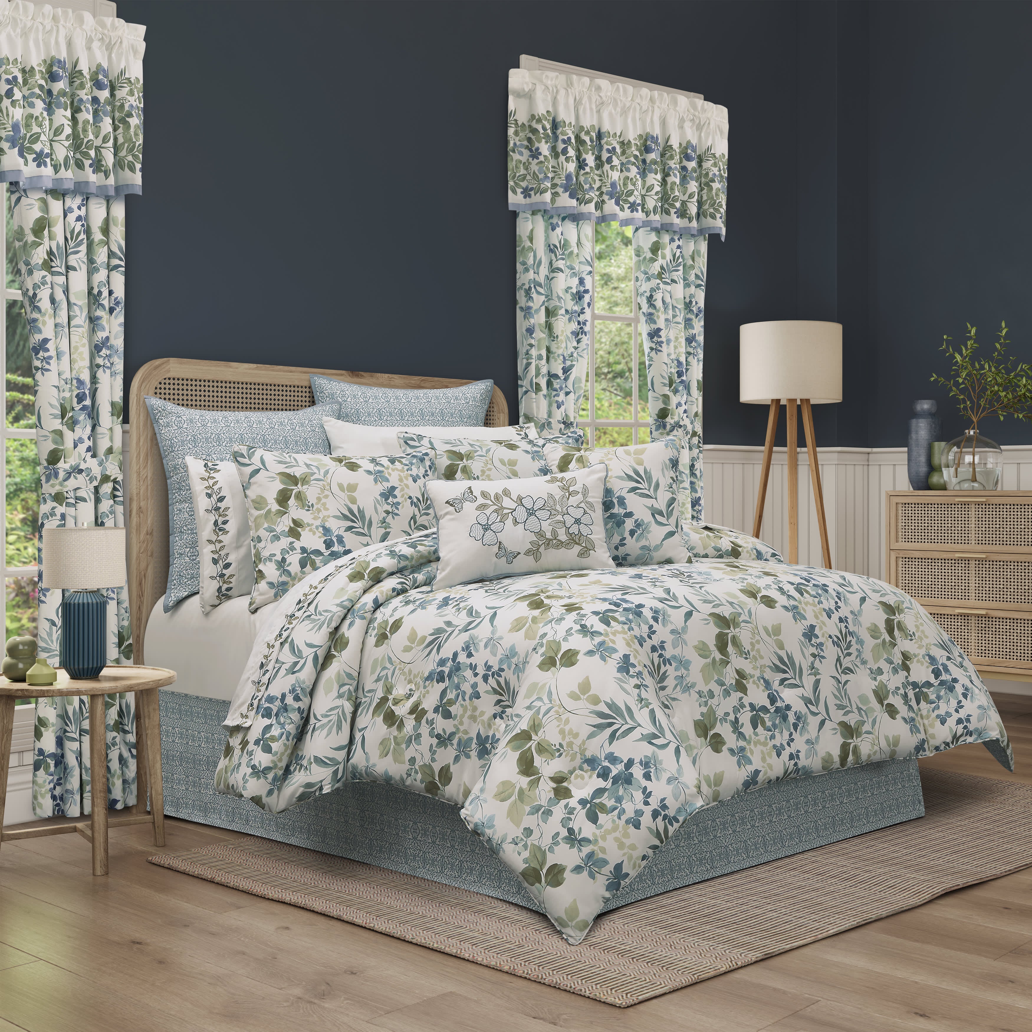 Evergreen  Bedding Collection, , hi-res image number 0