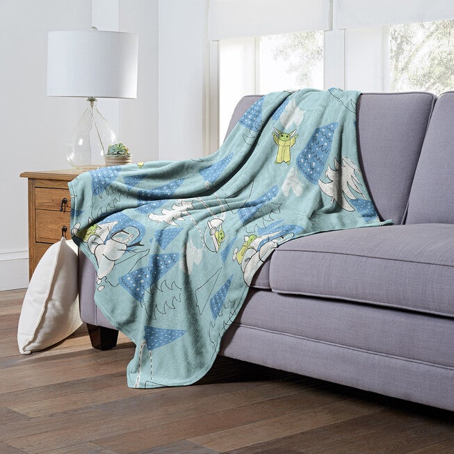 Star Wars: The Mandalorian Winter Wonderland Silk Touch Throw Blanket, , alternate image number null