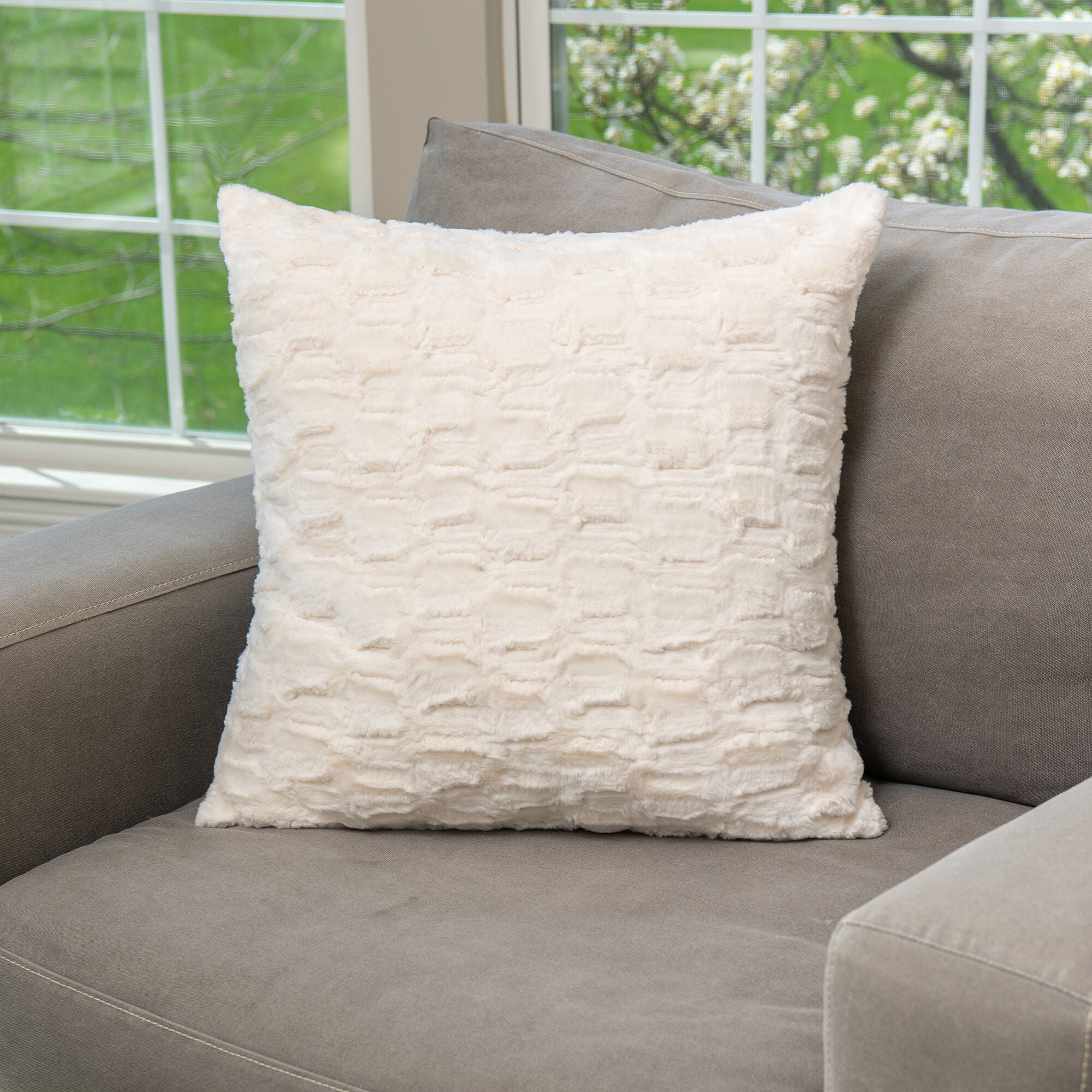 HGTV Art Deco Brushed Faux Fur Pillow Snowbound 22 x 22 inches, MULTI, alternate image number 2