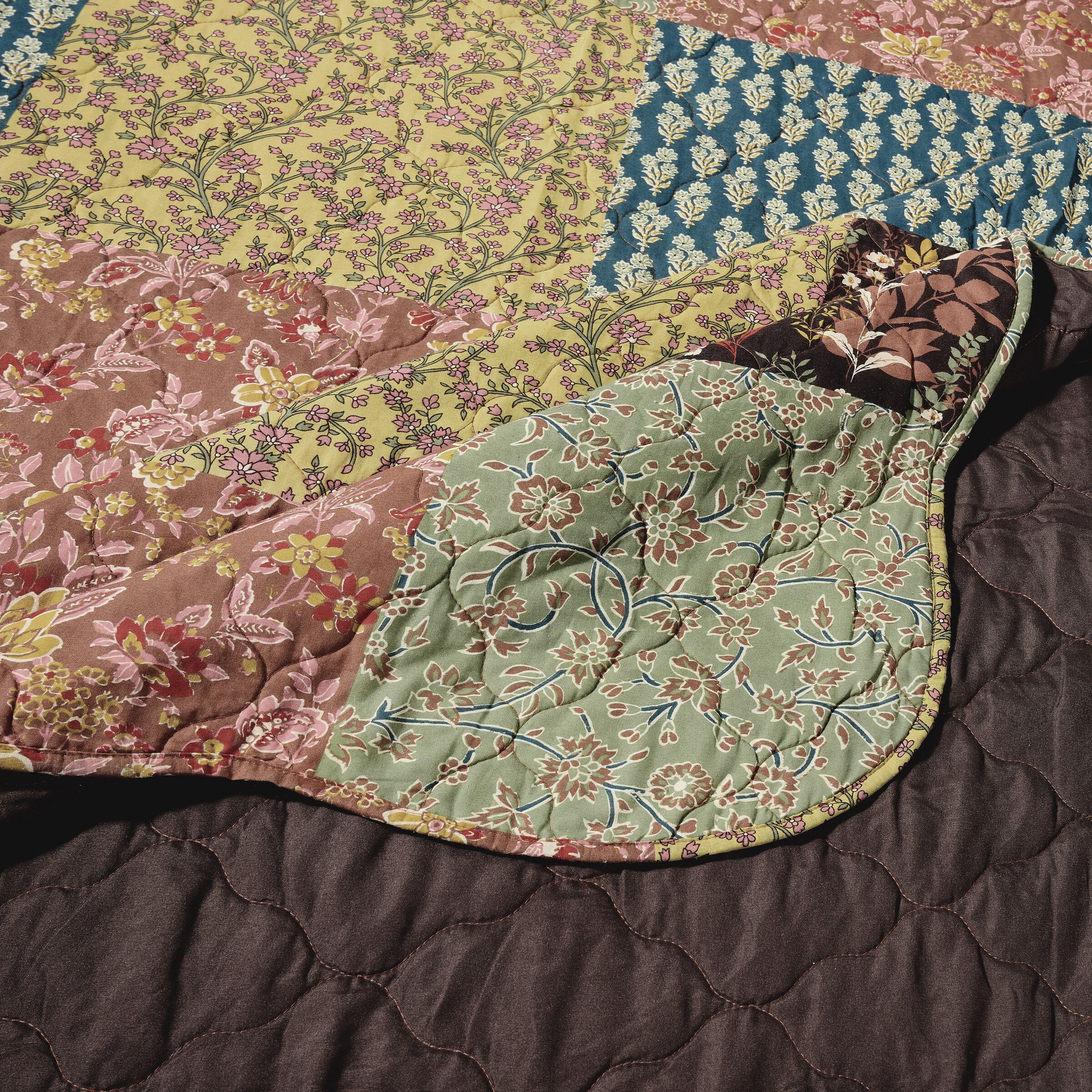 Hazel Floral Botanical Patchwork Print Quilt Set, MULTI, alternate image number 3