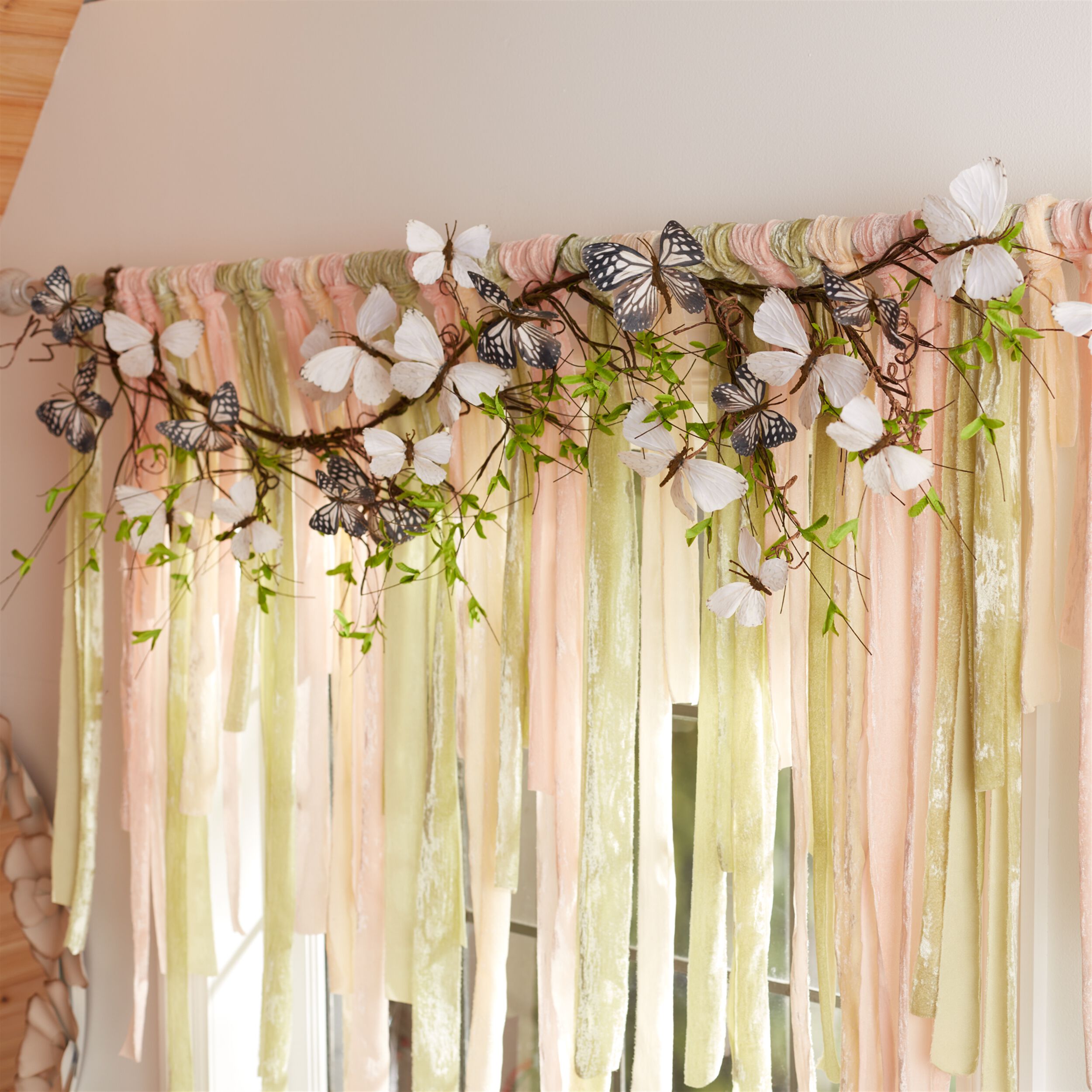 Mini Leaf Twig Garland Set of 2, GREEN, alternate image number 1