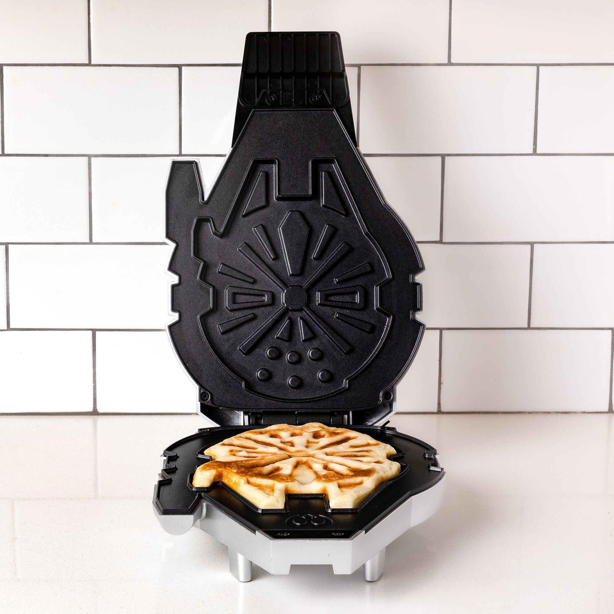 Star Wars Deluxe Millennium Falcon Waffle Maker, SILVER, alternate image number 3