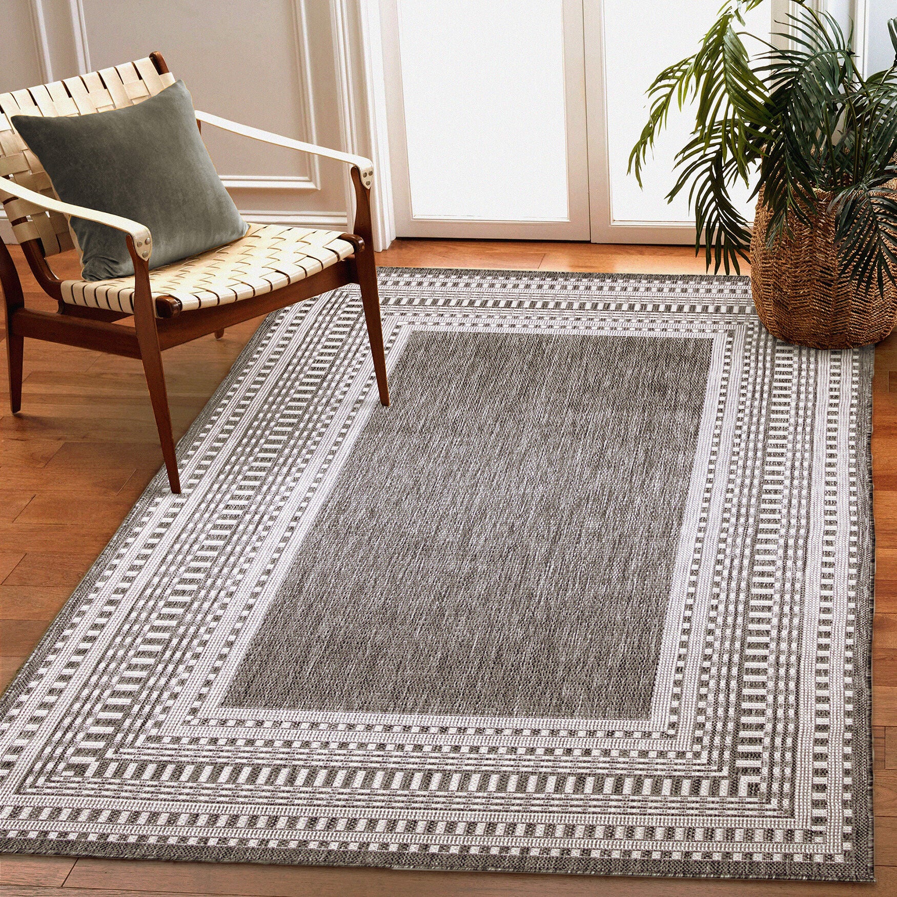 Liora Manne Malibu Etched Border Indoor/Outdoor Area Rug Charcoal 3 feet 3 inches x 4 feet 11 inches, , alternate image number 4