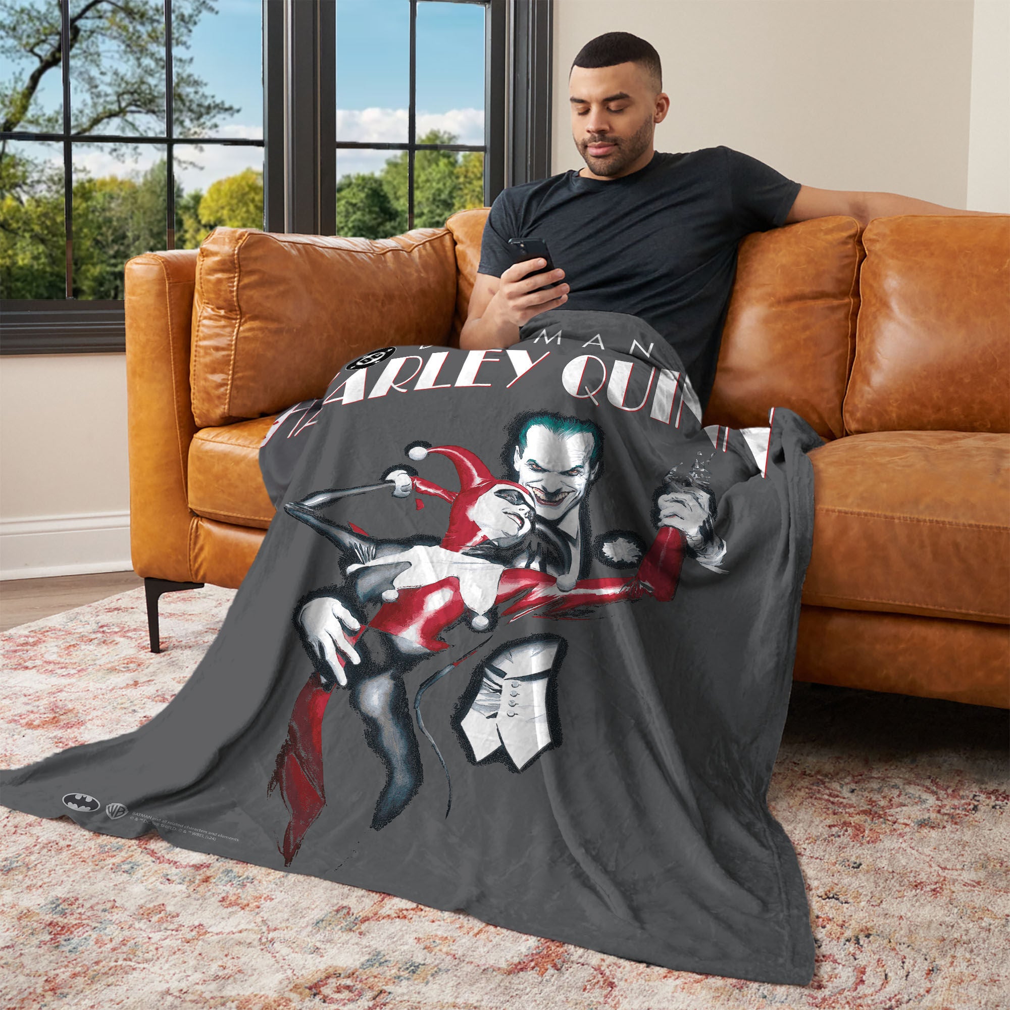 Warner Bros. DC Joker Tango Silk Touch Throw Blanket 50x60 Inches, BLACK, alternate image number 2