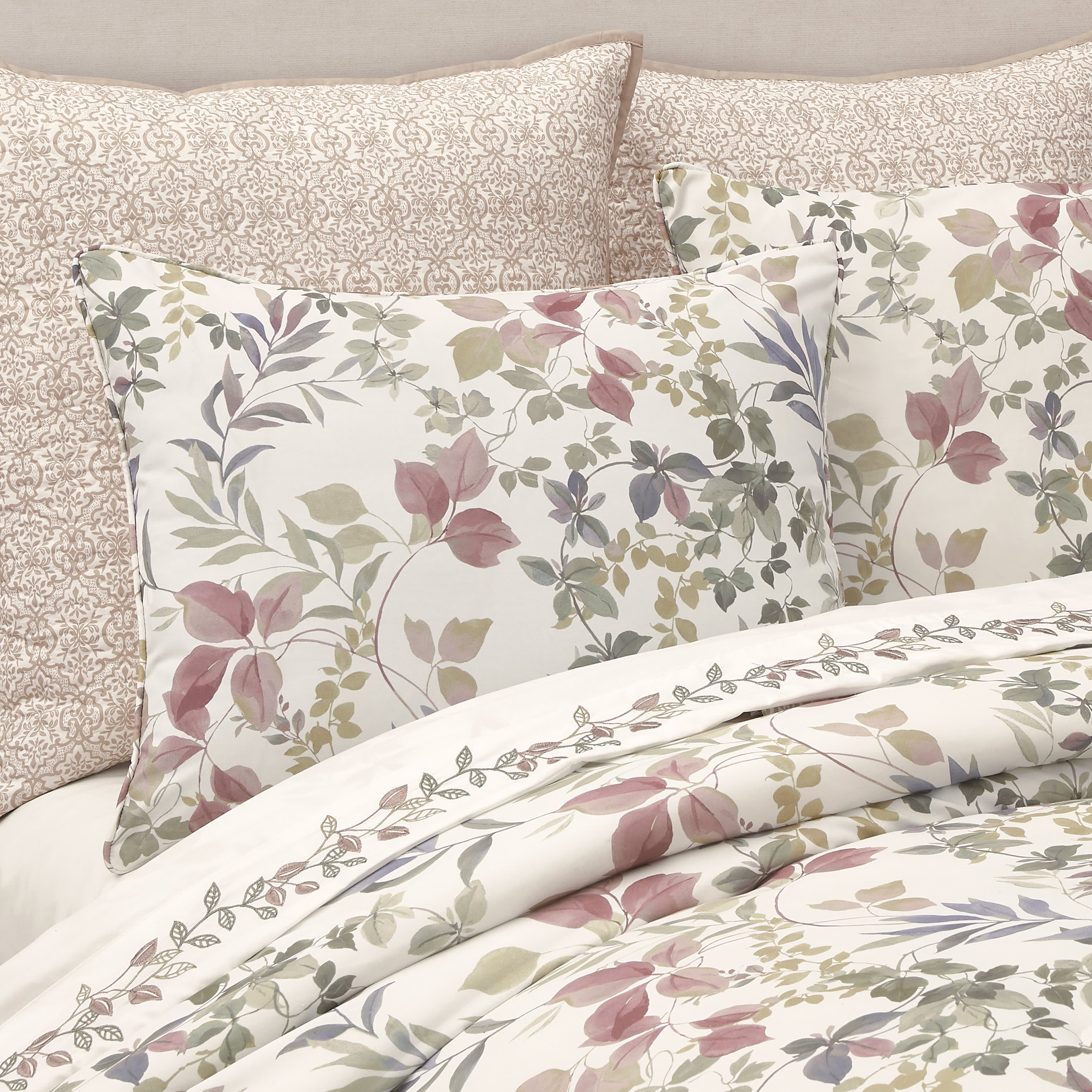 Rosewood 4 Piece Comforter Set, ROSE, alternate image number 2