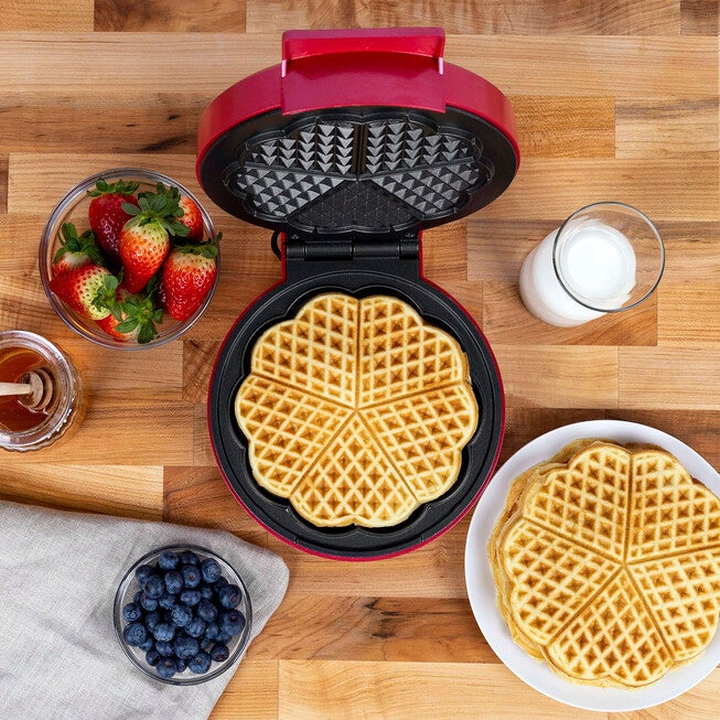 Kalorik Heart-Shaped Waffle Maker, Red, , alternate image number null