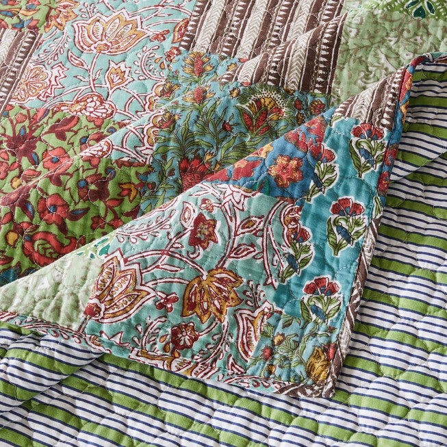 Jasmin Quilted Throw Blanket, , alternate image number null