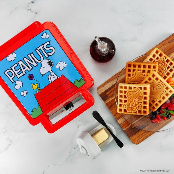 Peanuts Deluxe Waffler, RED, hi-res image number 0