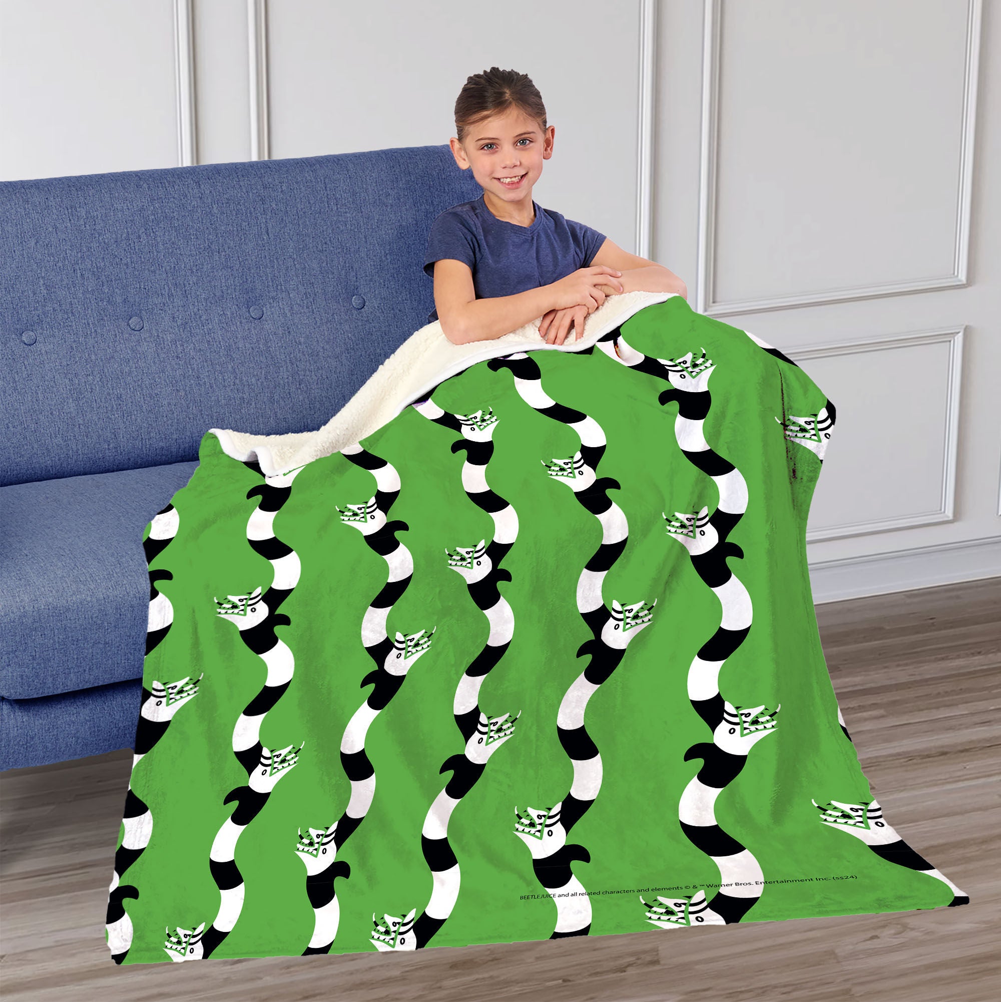 Warner Bros. Beetlejuice No Rules Silk Touch Sherpa Throw Blanket 50X60 Inches, GREEN, on-hover image number 1
