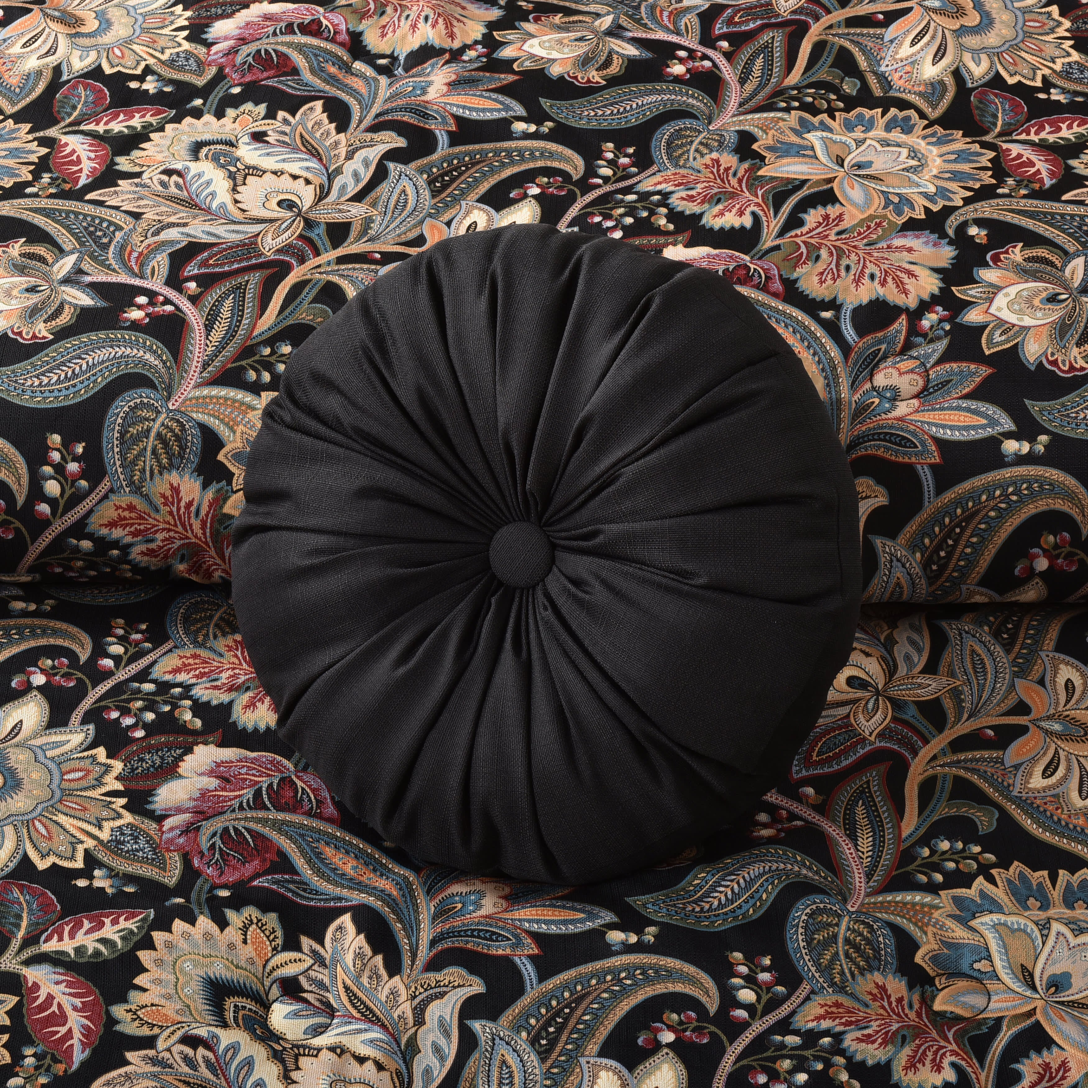 Calabria Round Decorative Throw Pillow, BLACK, alternate image number null