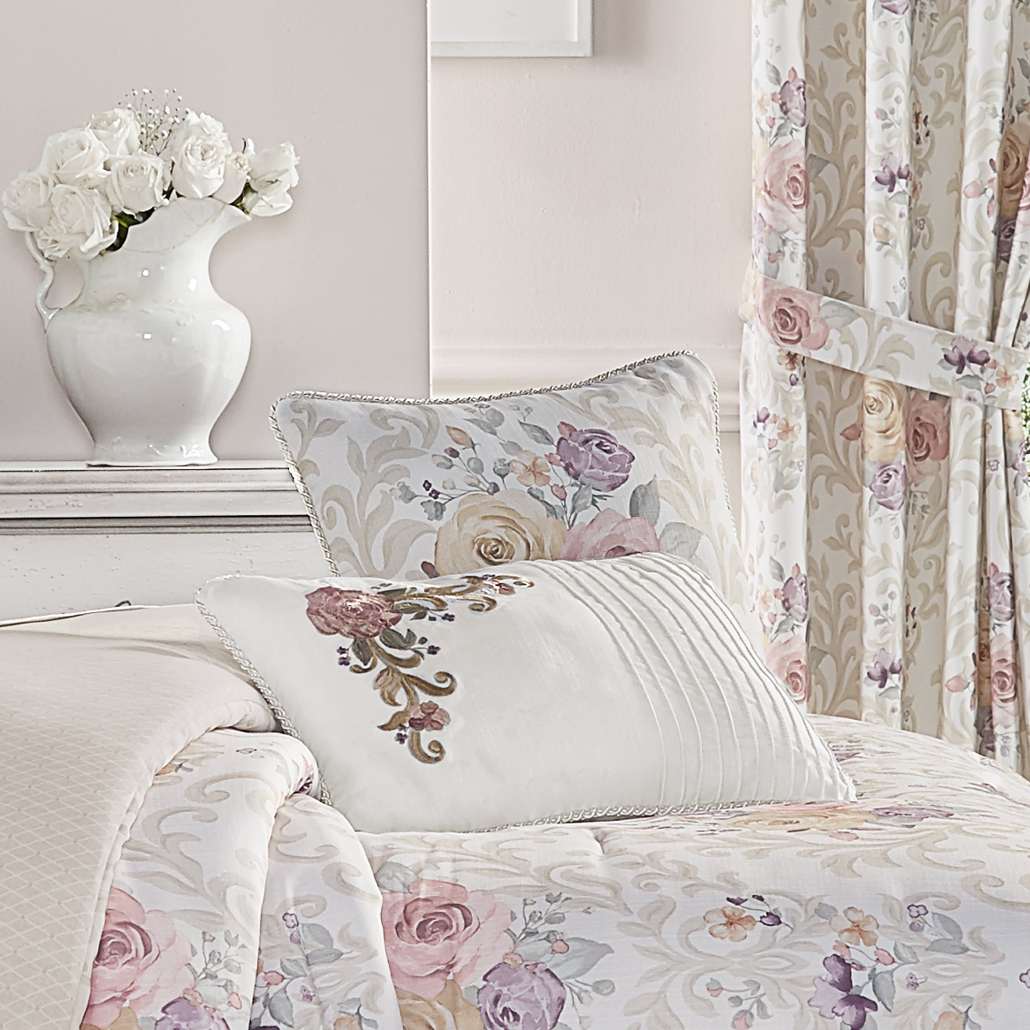 Chardonnay Boudoir Decorative Throw Pillow, IVORY, alternate image number null