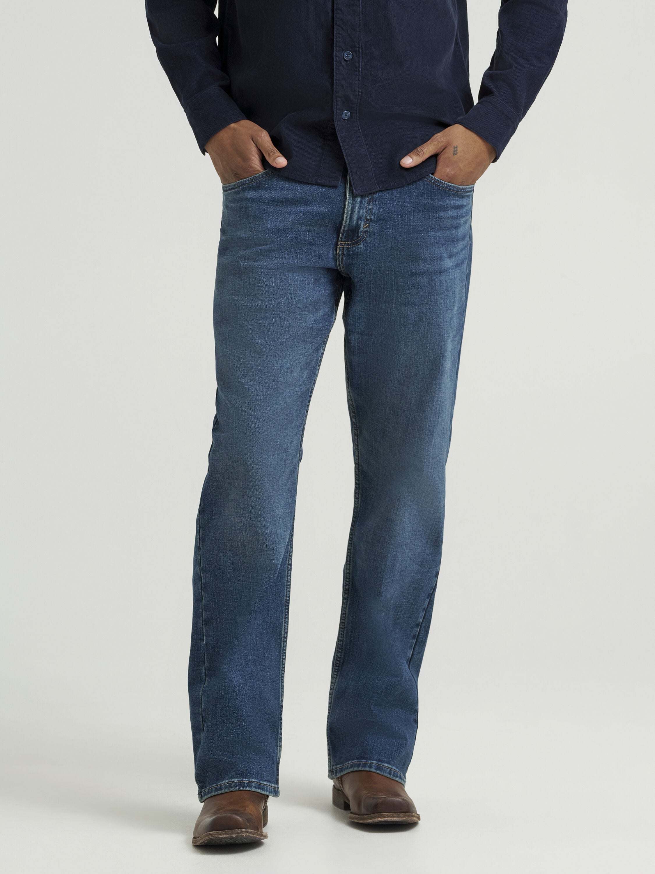 Wrangler Red Kabel Relaxed Bootcut Jean, DUNN, hi-res image number 0