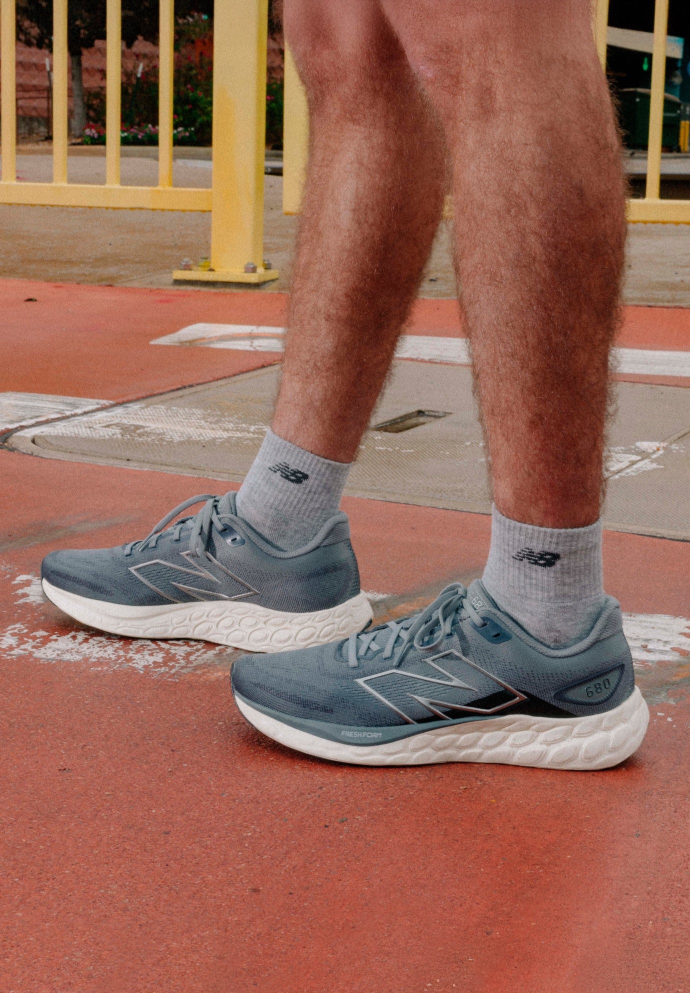 New Balance® M680 V8 Shoe image number 6