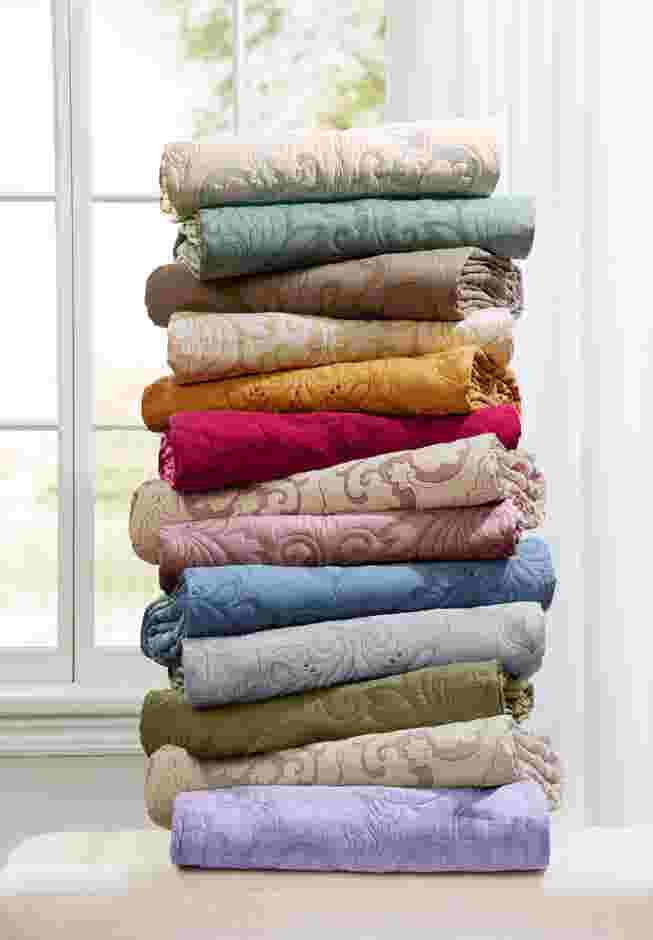 Amelia Bedspread image number 7