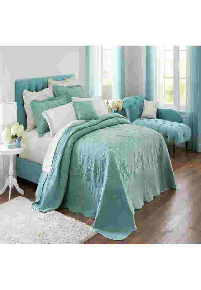 Amelia Bedspread image number 0
