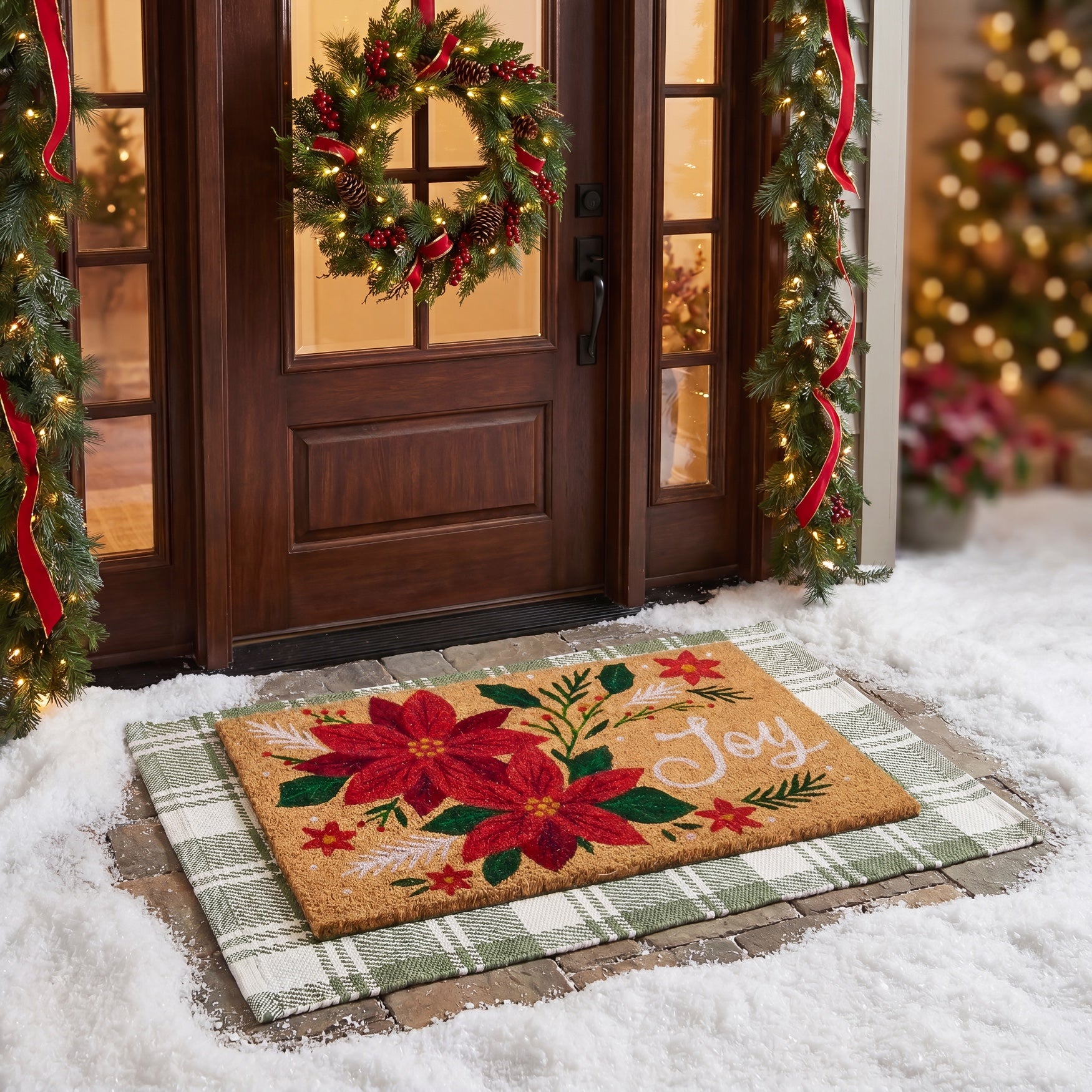 Handwoven Plaid Indoor/Outdoor Layering Rug image number 0