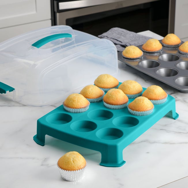 24 Cup Muffin Pan with Carrying Lid image number null