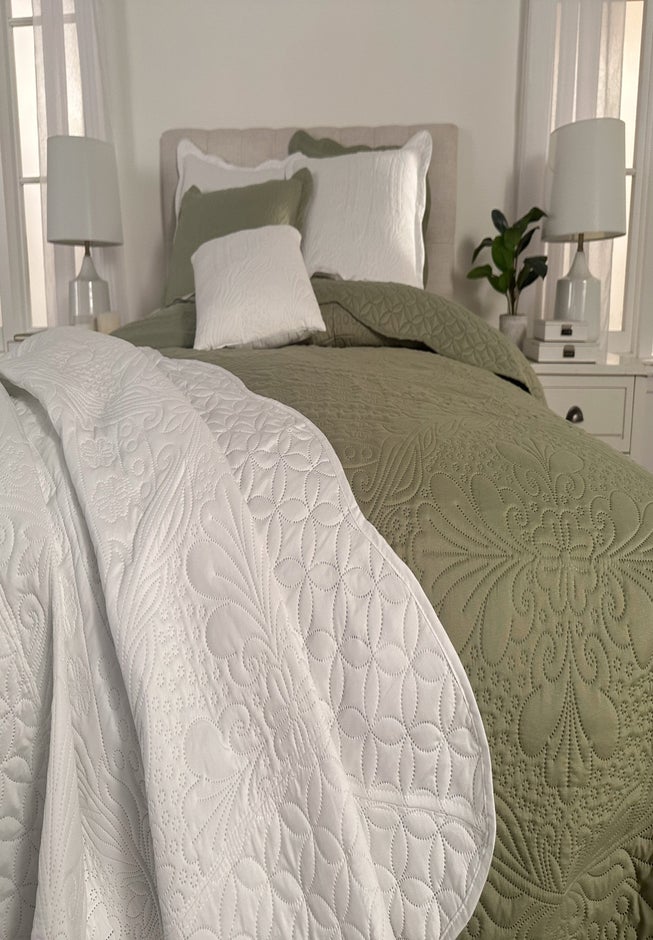 Lily Damask Bedspread image number 4