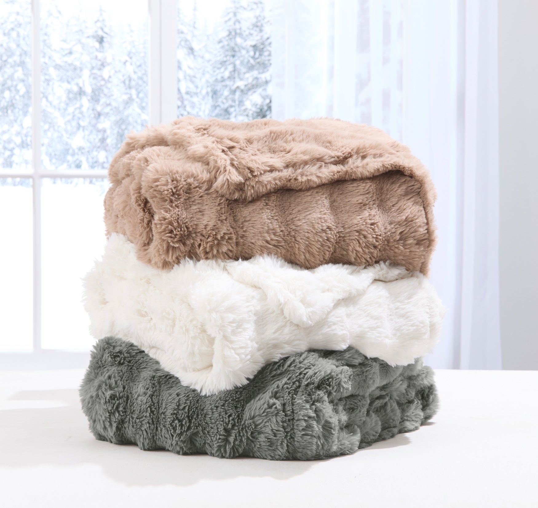 Cascade Ultra Fine Faux Fur Throw image number 1