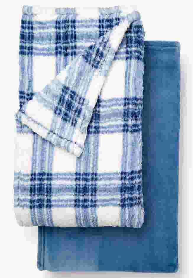 Fleece Blanket + Free Throw image number 0