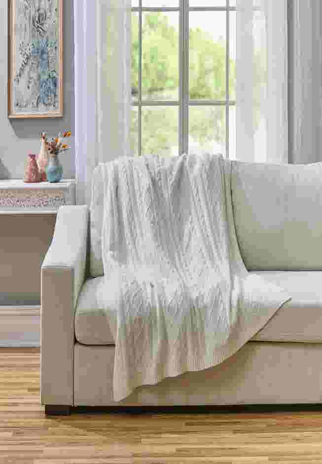 Cable Knit Blanket image number 0