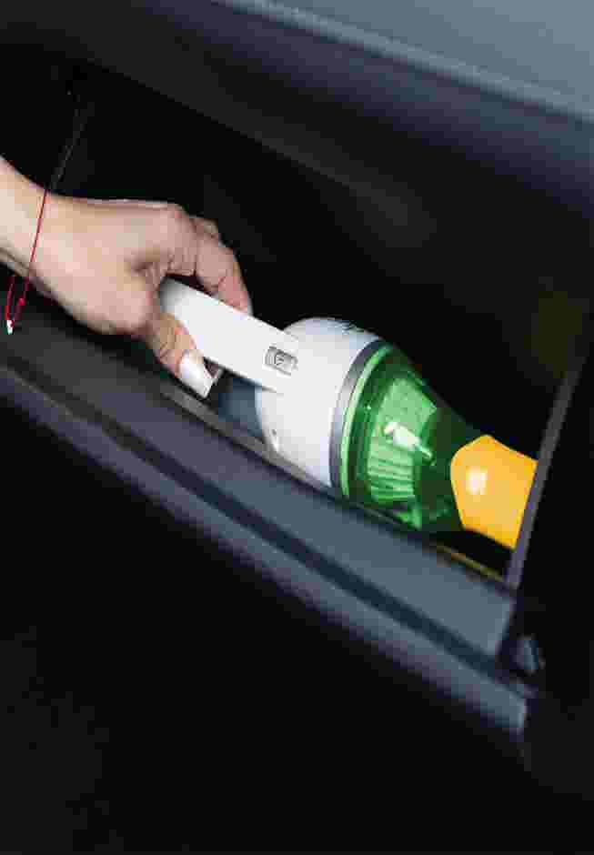 Horsepower™ Duck™ Cordless Compact Vacuum image number 4