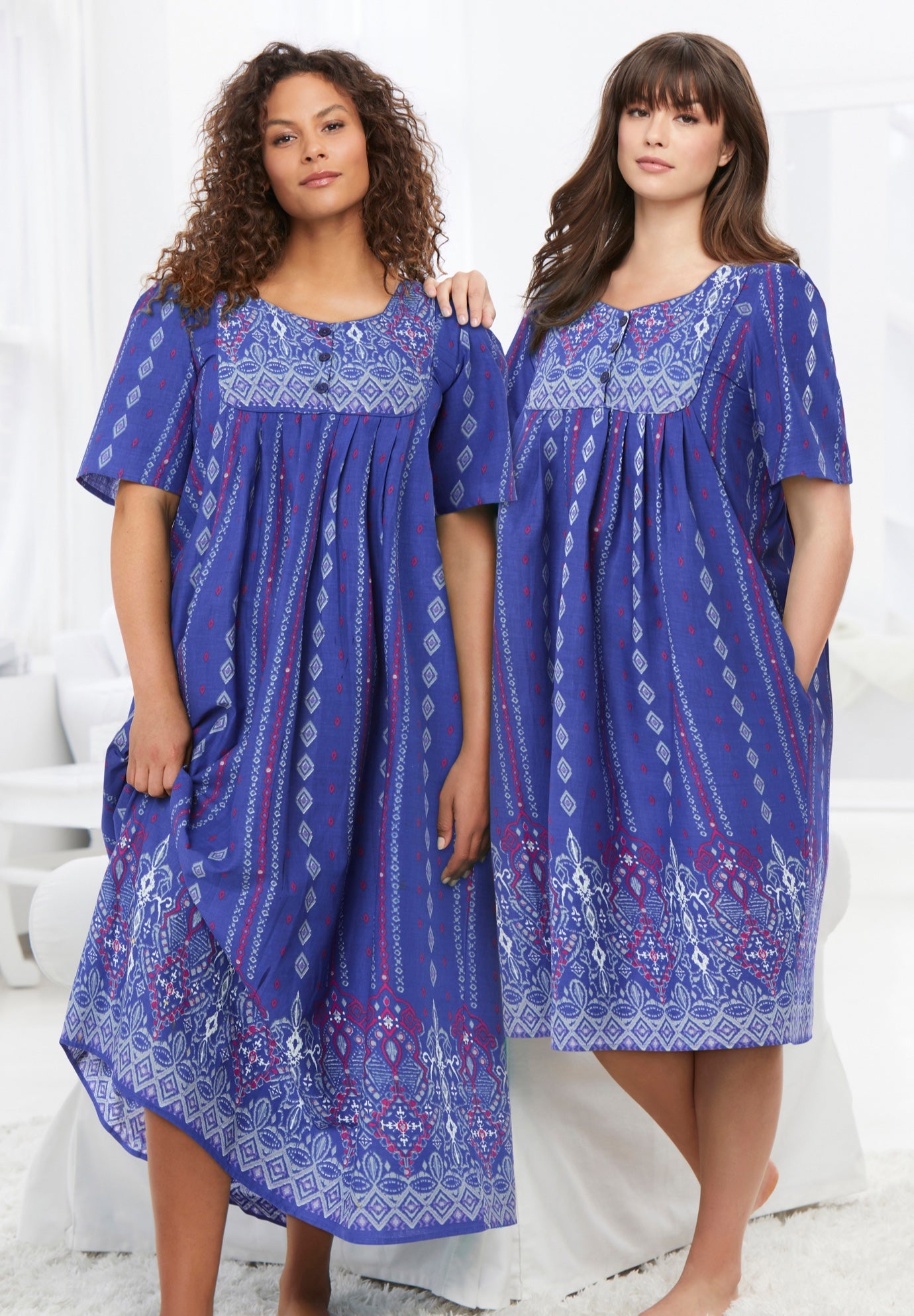 Bib-Front Short Sleeve Maxi Lounger image number 4