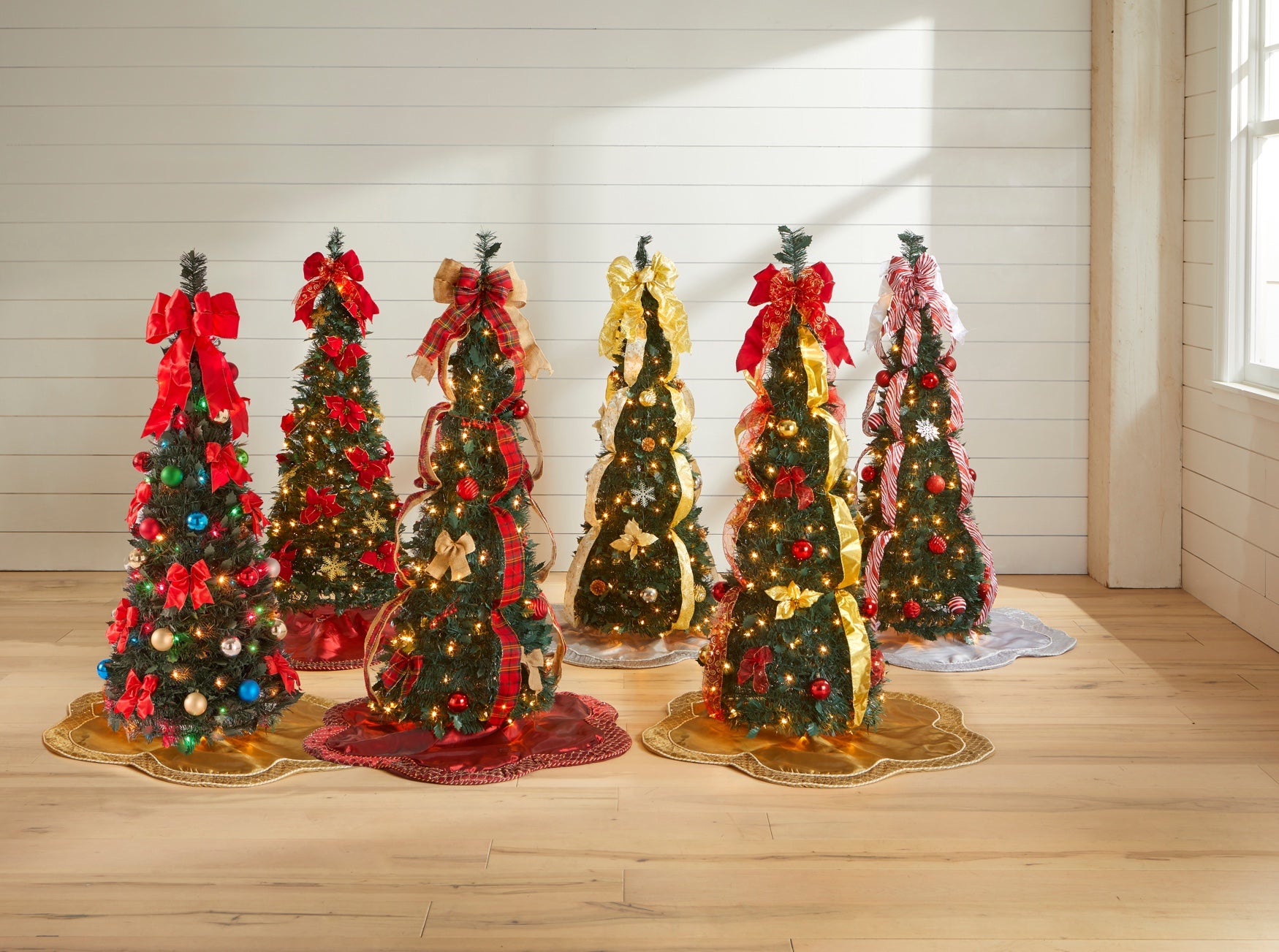 Fully Decorated Pre-Lit 4&frac12; Ft. Pop-Up Christmas Tree image number 1