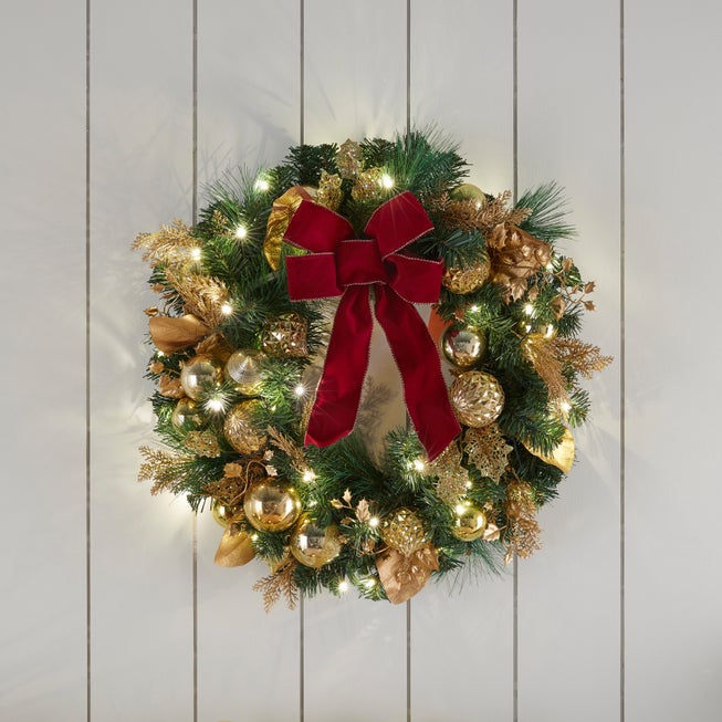 PRE-LIT REGAL 24" Wreath image number null