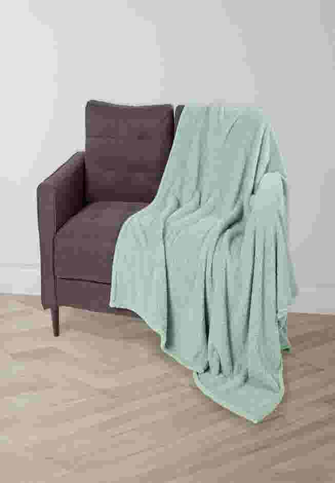 HGTV Butter Sherpa Faux Fur Throw image number 2
